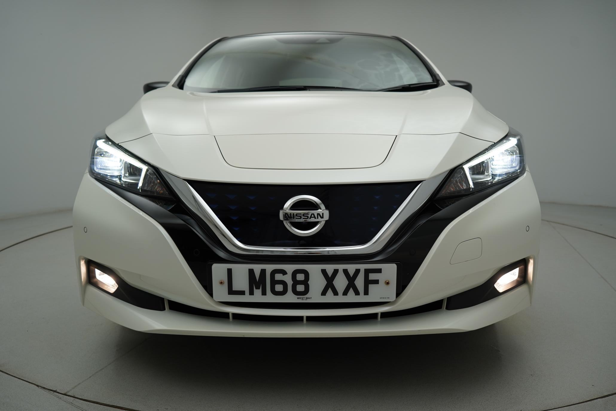 Nissan Leaf 40kWh Tekna Hatchback 5dr Electric Auto (150 ps)