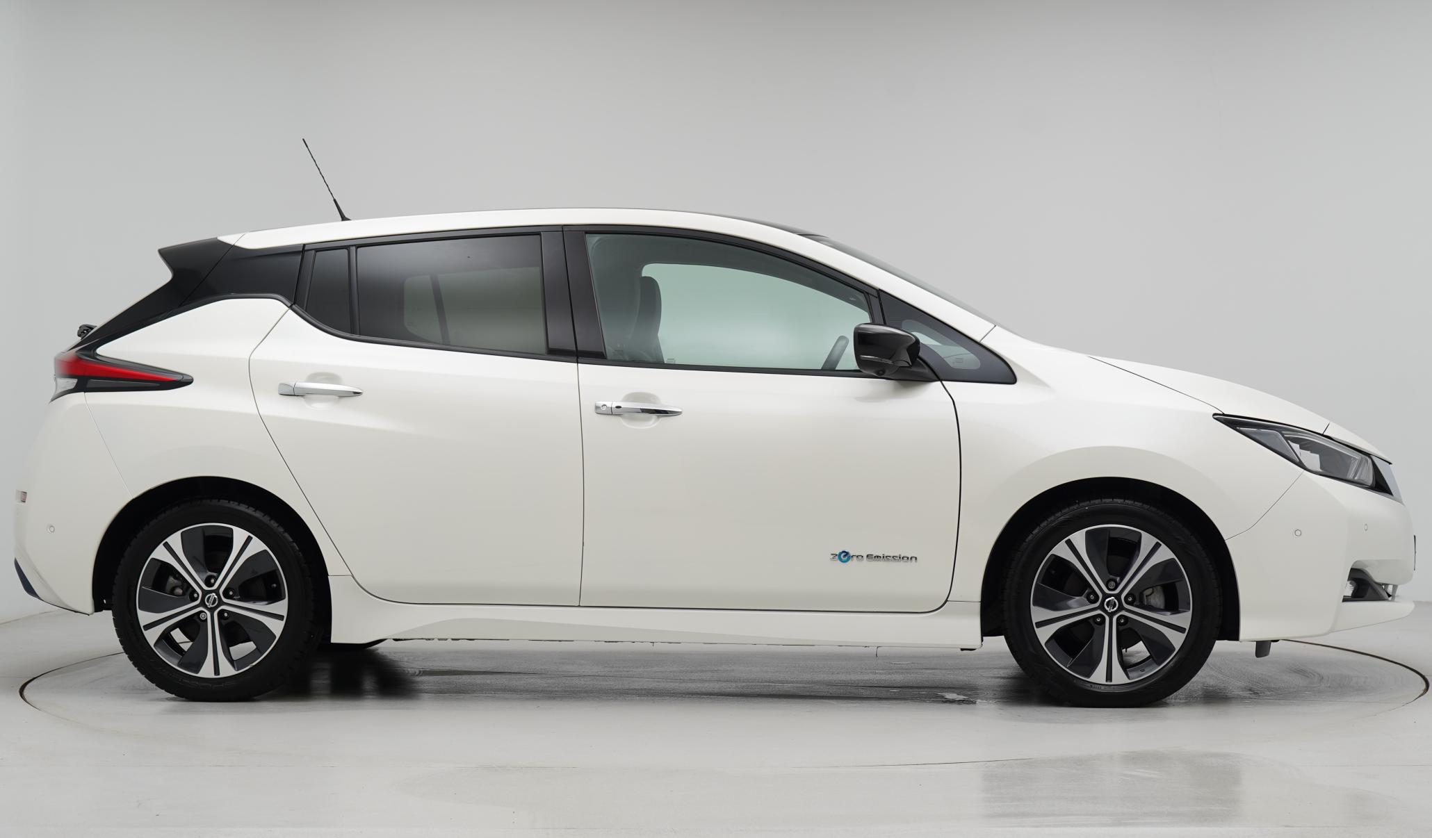 Nissan Leaf 40kWh Tekna Hatchback 5dr Electric Auto (150 ps)