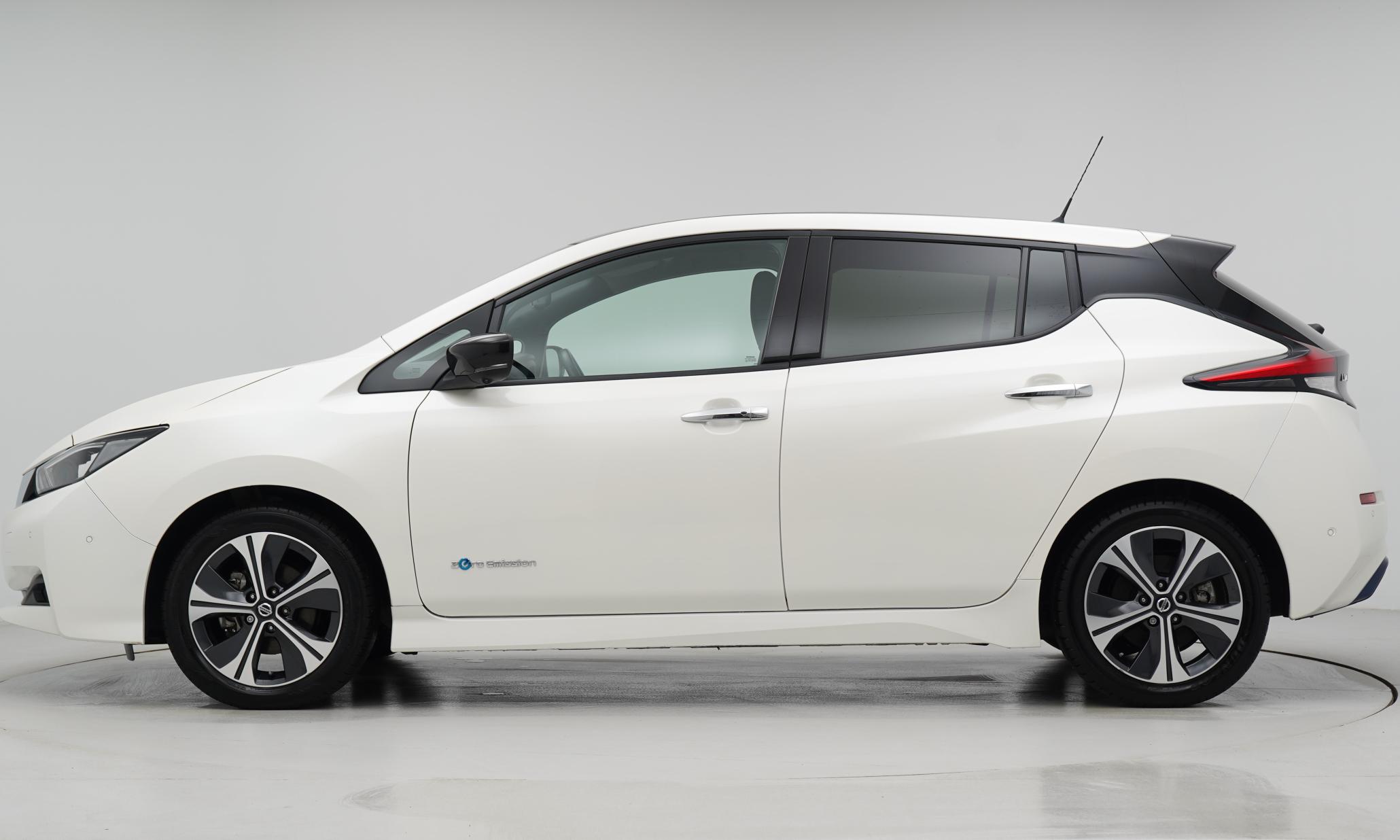 Nissan Leaf 40kWh Tekna Hatchback 5dr Electric Auto (150 ps)