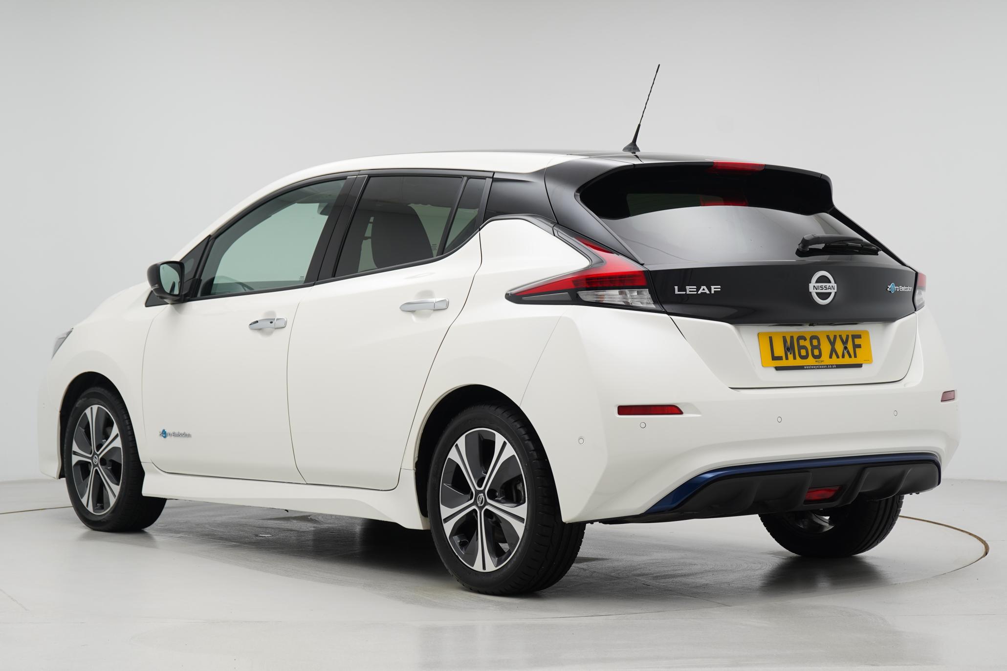 Nissan Leaf 40kWh Tekna Hatchback 5dr Electric Auto (150 ps)