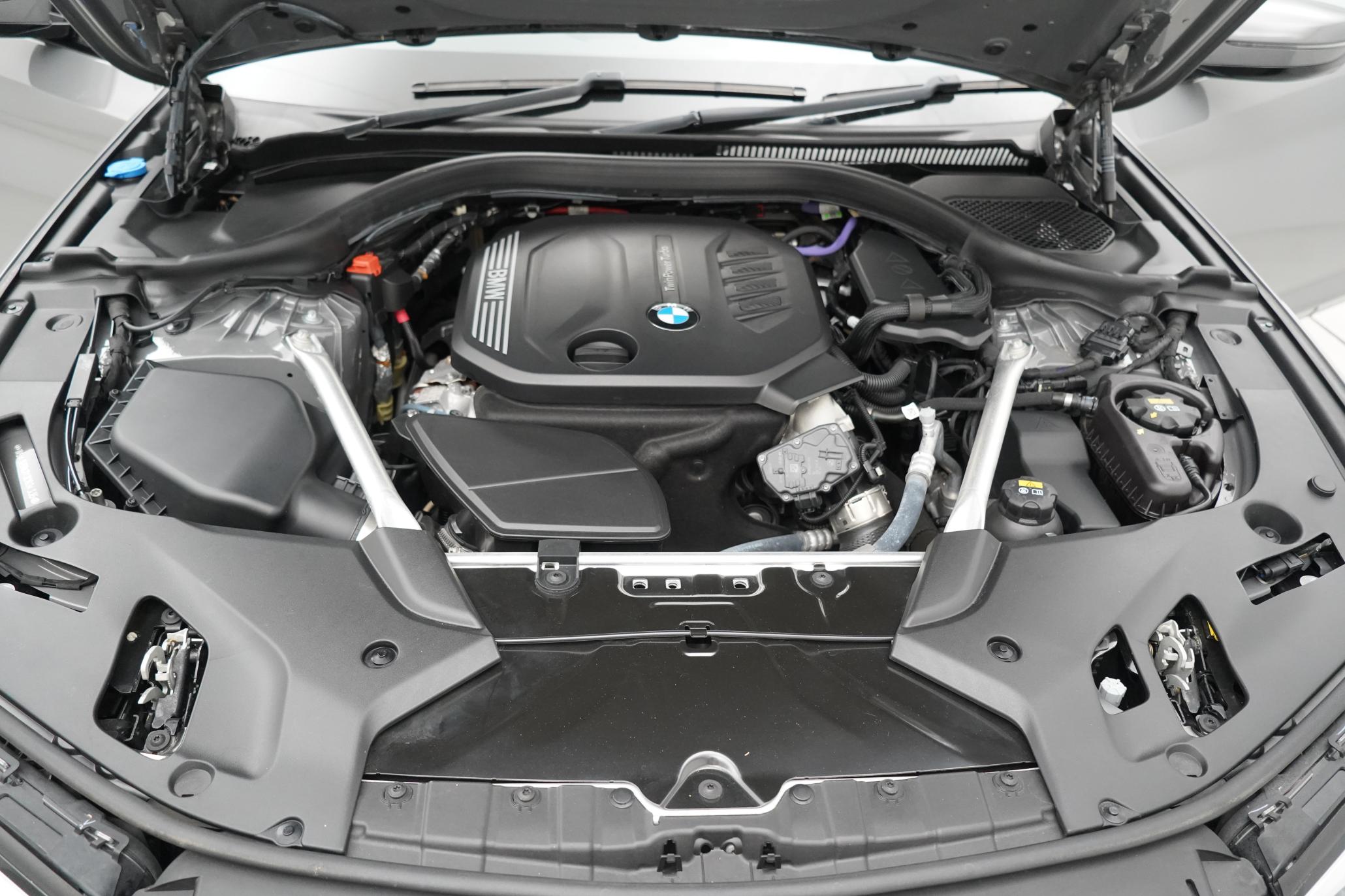 BMW 5 Series 2.0 520d MHT M Sport Touring 5dr Diesel Hybrid Steptronic Euro 6 (s/s) (190 ps)