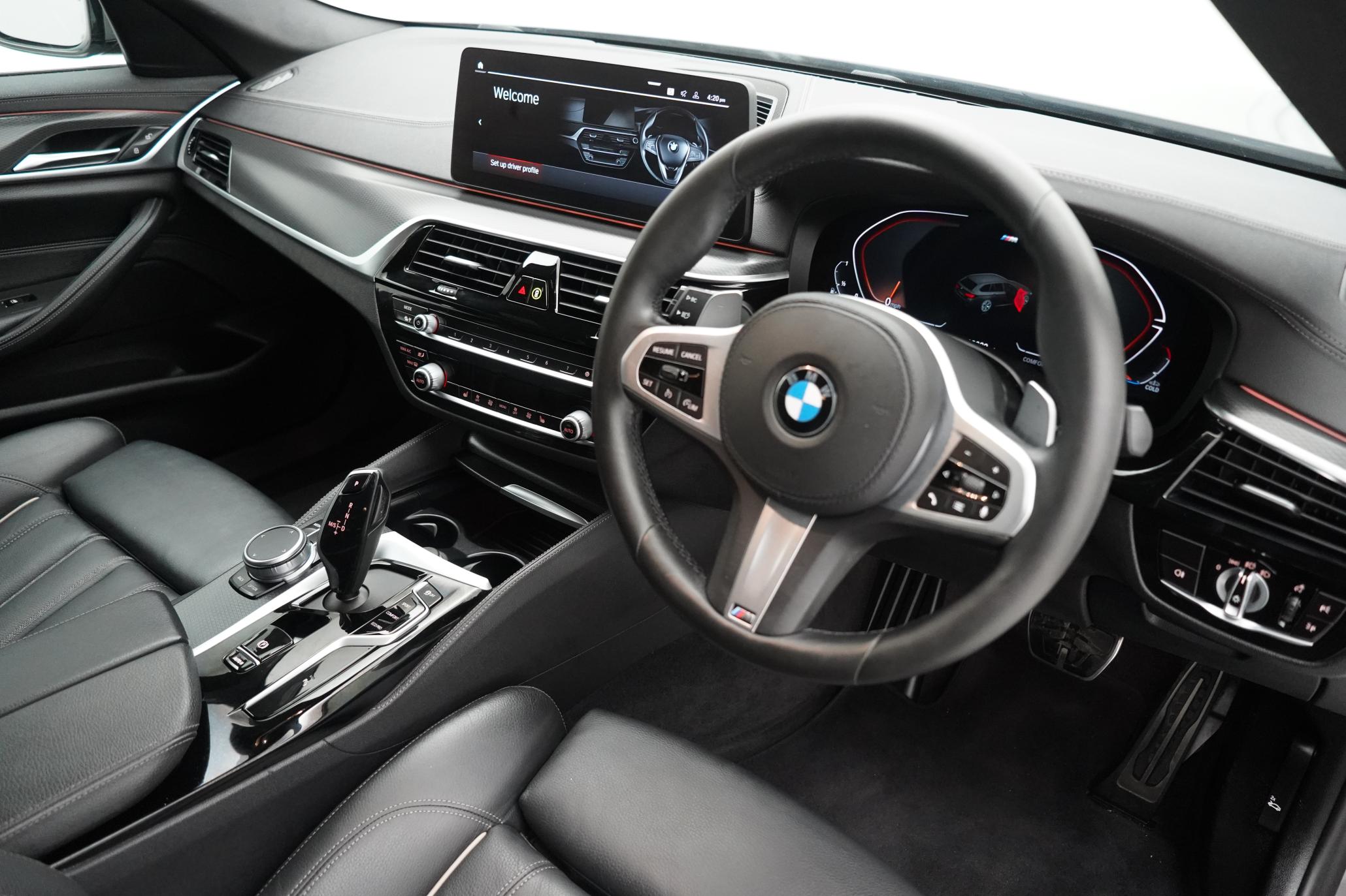 BMW 5 Series 2.0 520d MHT M Sport Touring 5dr Diesel Hybrid Steptronic Euro 6 (s/s) (190 ps)
