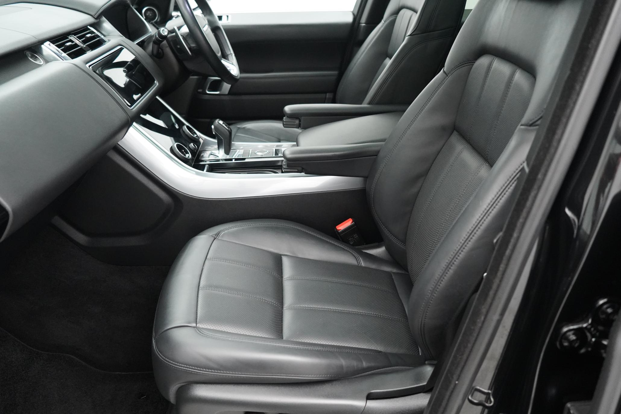 Land Rover Range Rover Sport 3.0 D300 MHEV HSE Dynamic Black SUV 5dr Diesel Auto 4WD Euro 6 (s/s) (300 ps)