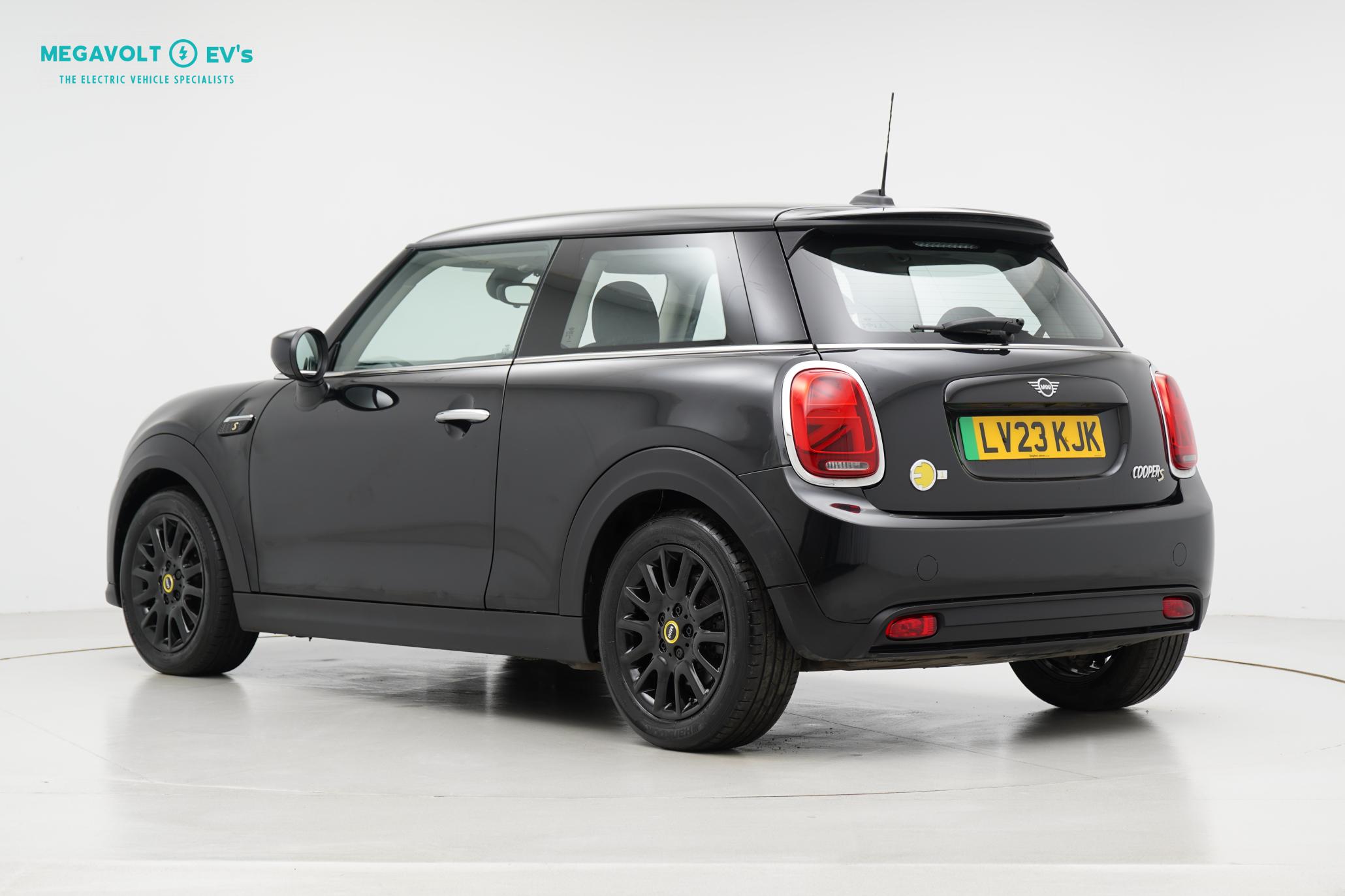 MINI Electric Hatch 32.6kWh Level 1 Hatchback 3dr Electric Auto (184 ps)