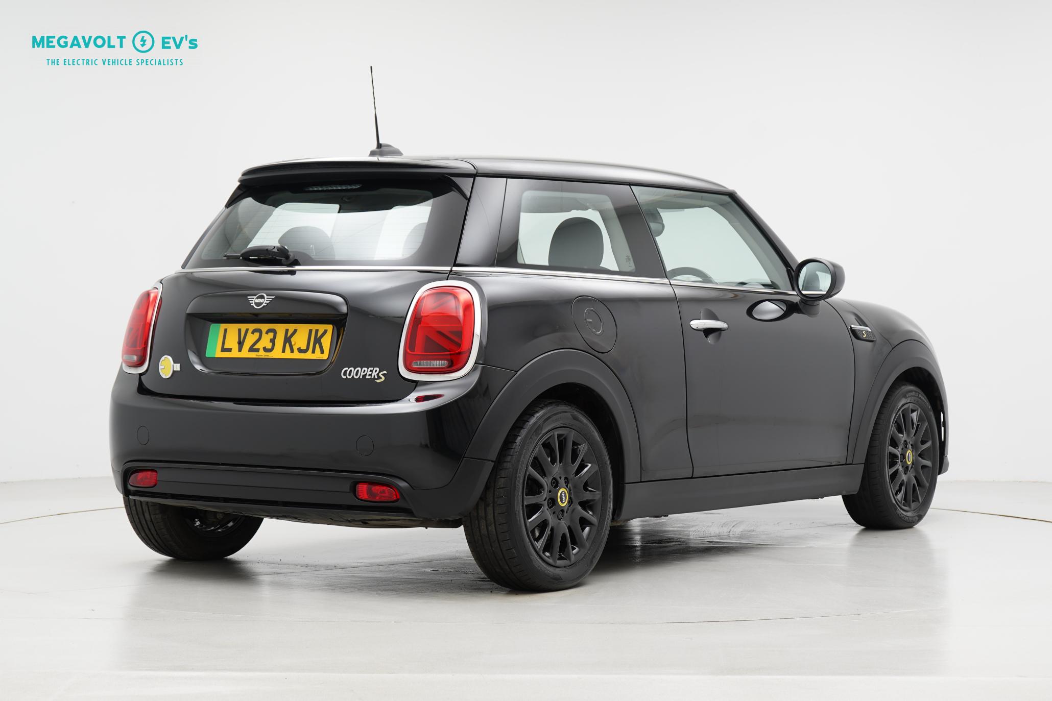 MINI Electric Hatch 32.6kWh Level 1 Hatchback 3dr Electric Auto (184 ps)