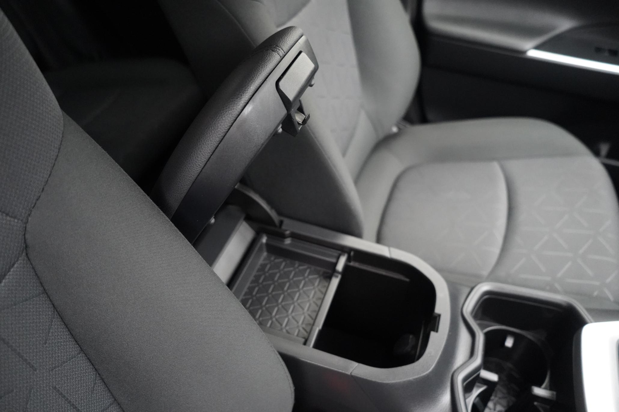 Toyota RAV4 2.5 VVT-h GPF Design SUV 5dr Petrol Hybrid CVT Euro 6 (s/s) (218 ps)