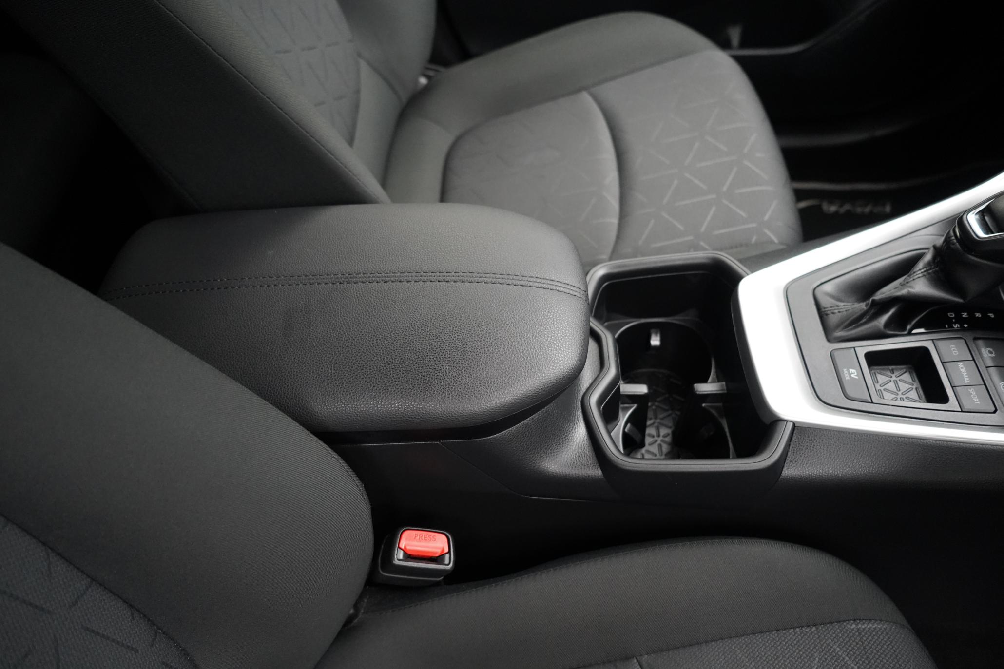 Toyota RAV4 2.5 VVT-h GPF Design SUV 5dr Petrol Hybrid CVT Euro 6 (s/s) (218 ps)