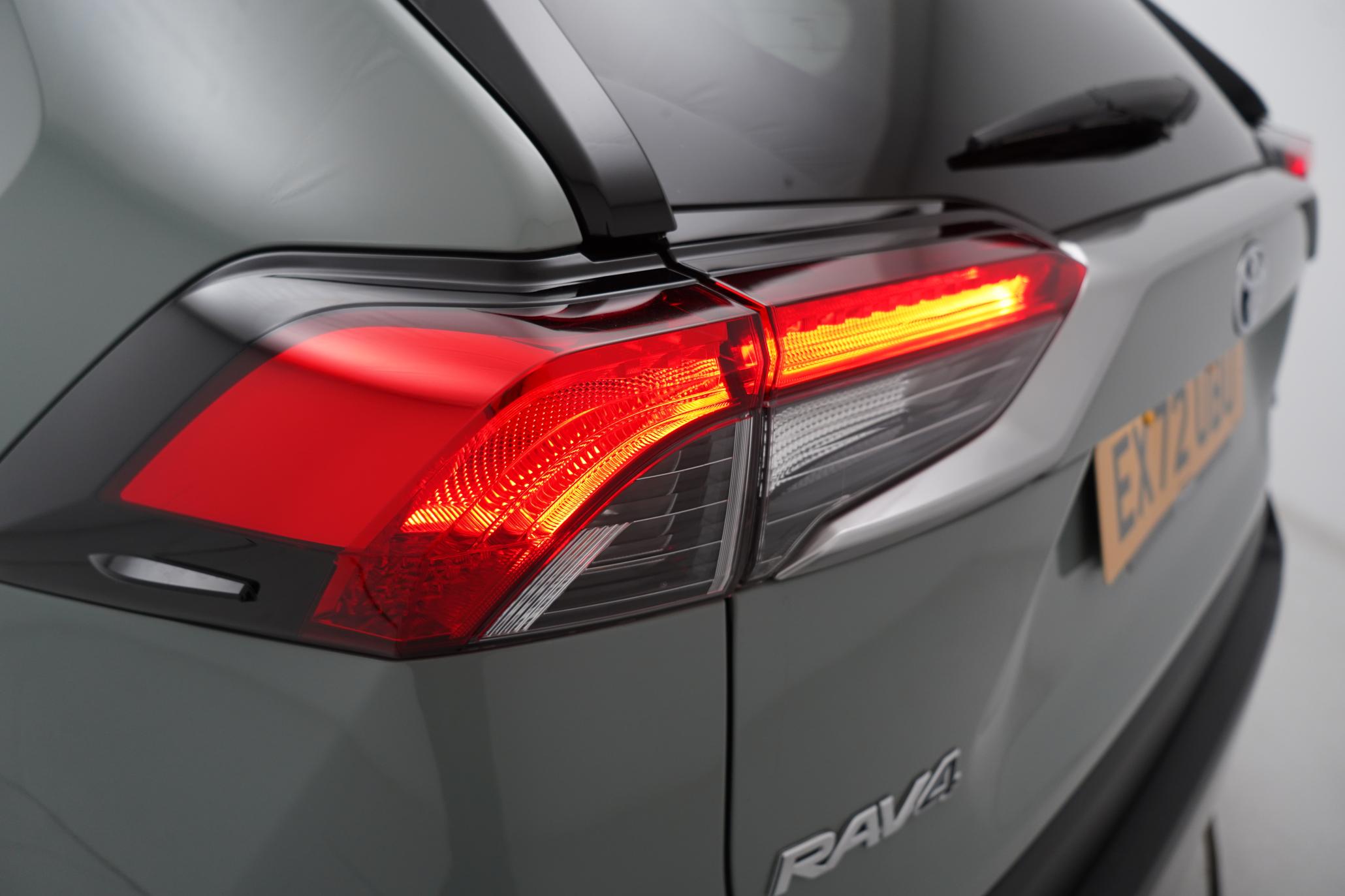 Toyota RAV4 2.5 VVT-h GPF Design SUV 5dr Petrol Hybrid CVT Euro 6 (s/s) (218 ps)