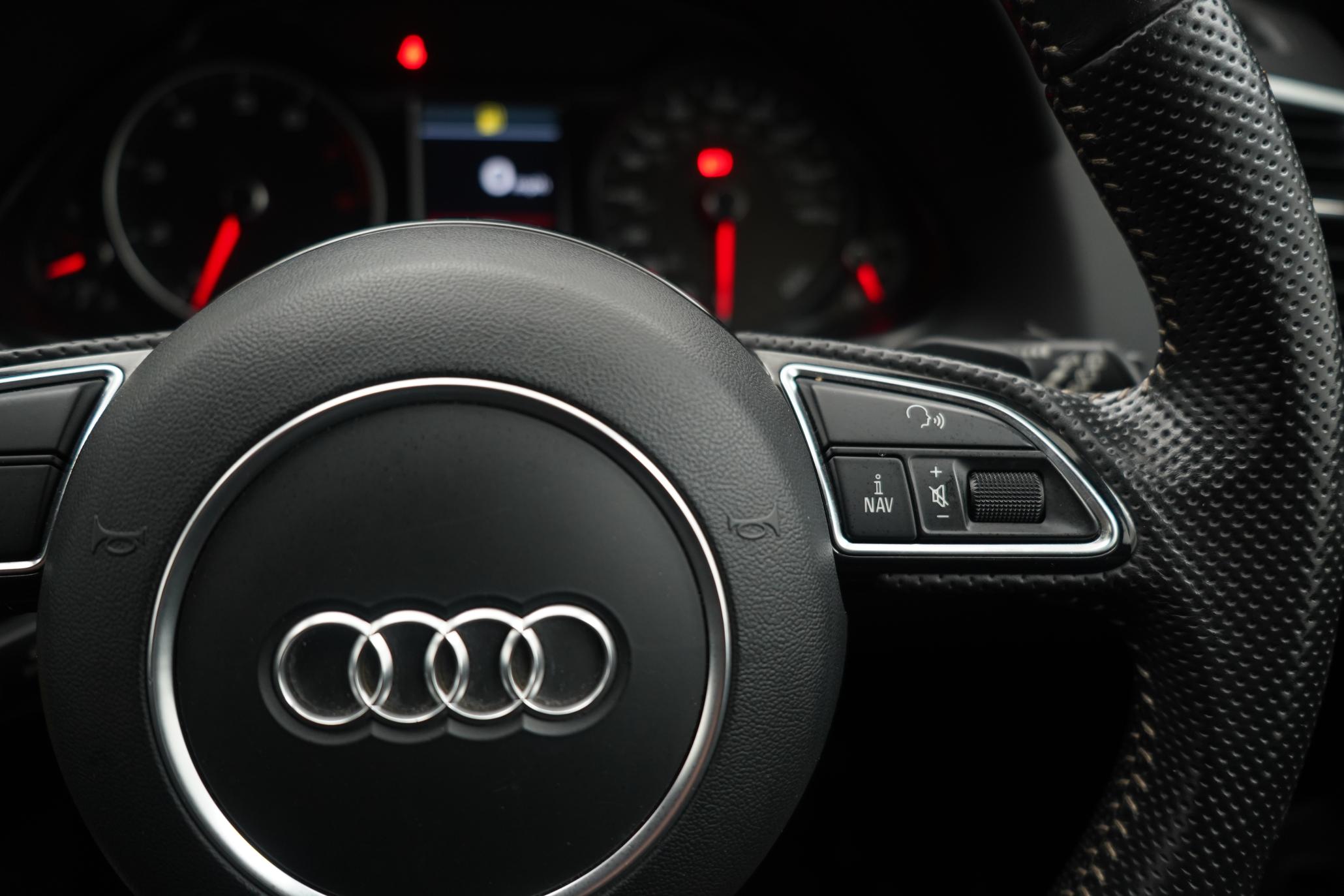 Audi Q5 2.0 TFSI S line SUV 5dr Petrol Tiptronic quattro Euro 5 (s/s) (225 ps)