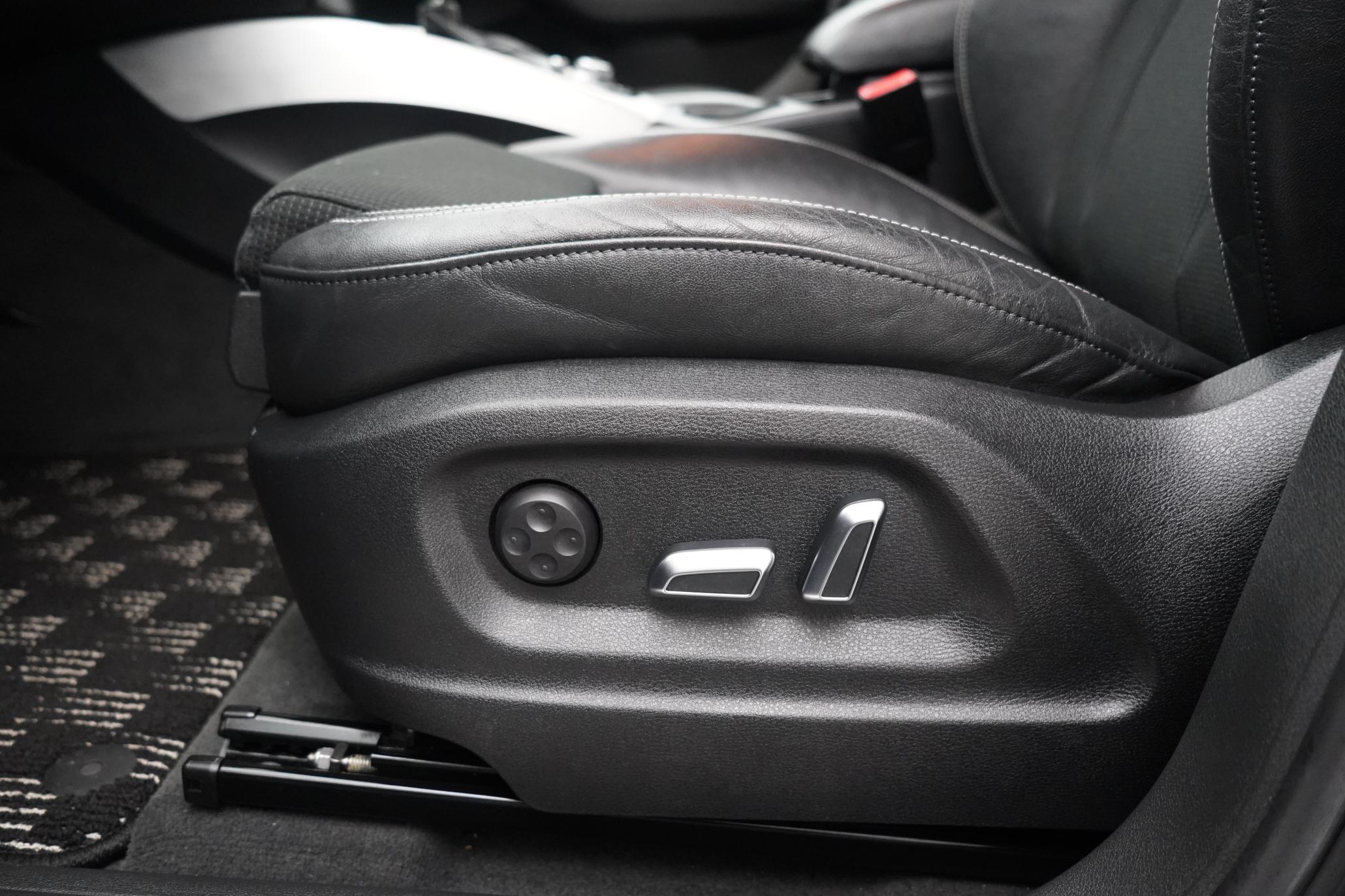 Audi Q5 2.0 TFSI S line SUV 5dr Petrol Tiptronic quattro Euro 5 (s/s) (225 ps)