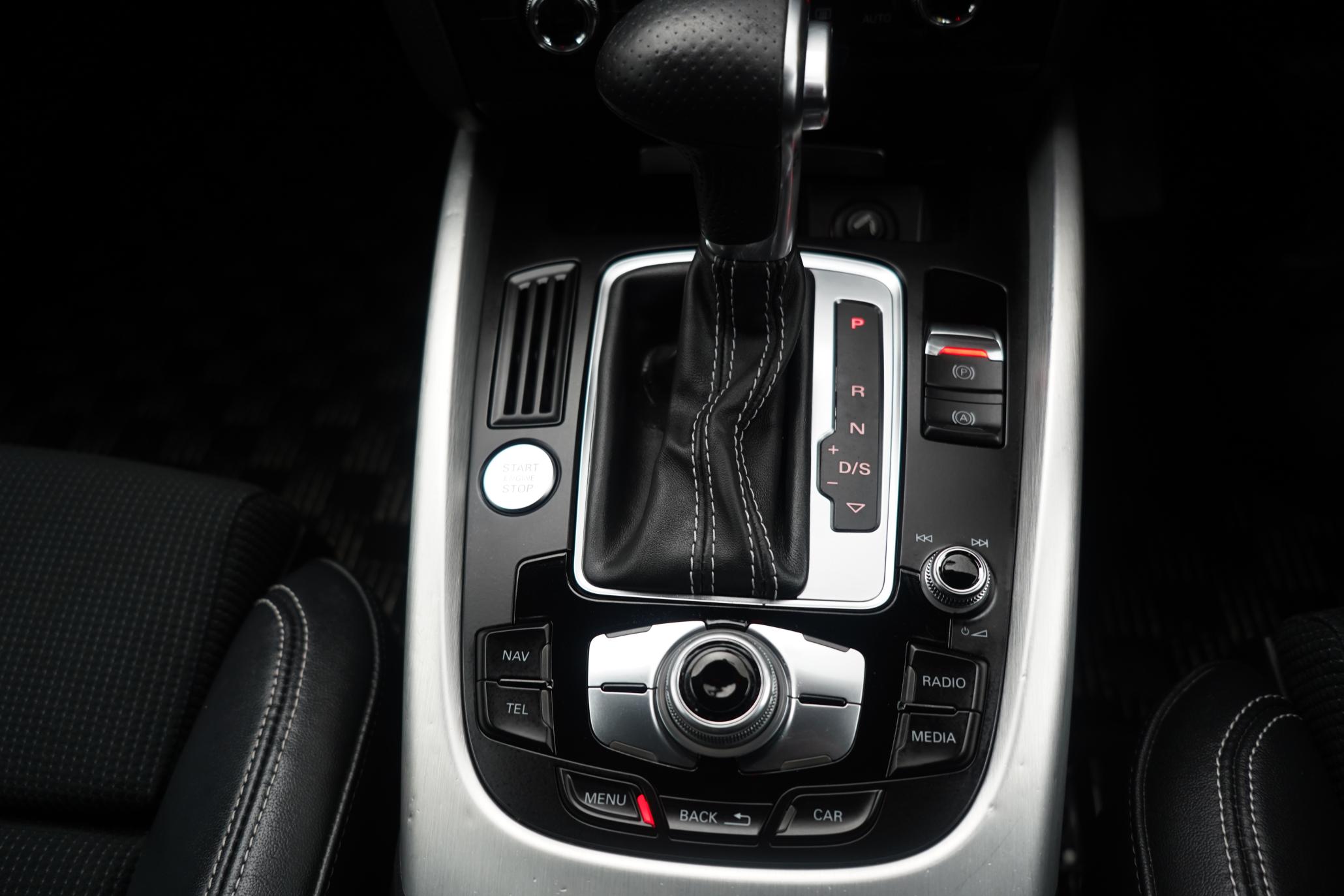 Audi Q5 2.0 TFSI S line SUV 5dr Petrol Tiptronic quattro Euro 5 (s/s) (225 ps)