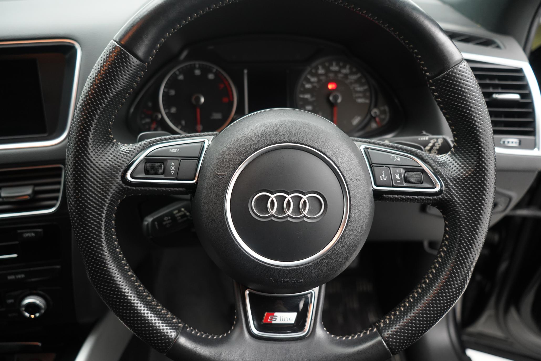 Audi Q5 2.0 TFSI S line SUV 5dr Petrol Tiptronic quattro Euro 5 (s/s) (225 ps)