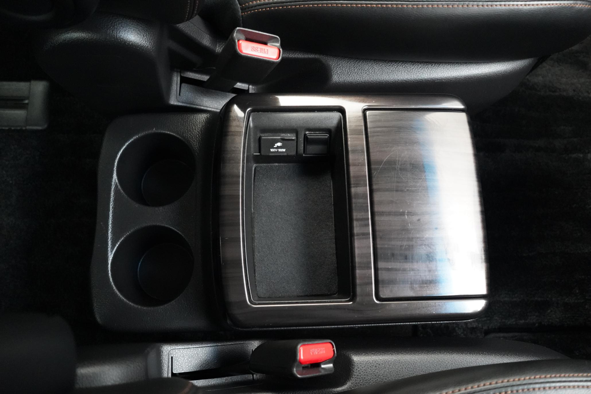 Nissan Elgrand HIGHWAY STAR