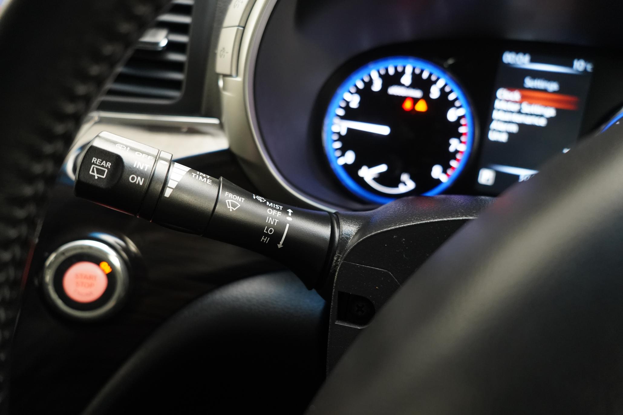 Nissan Elgrand HIGHWAY STAR