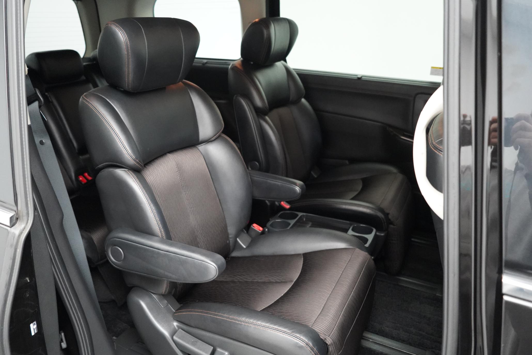 Nissan Elgrand HIGHWAY STAR