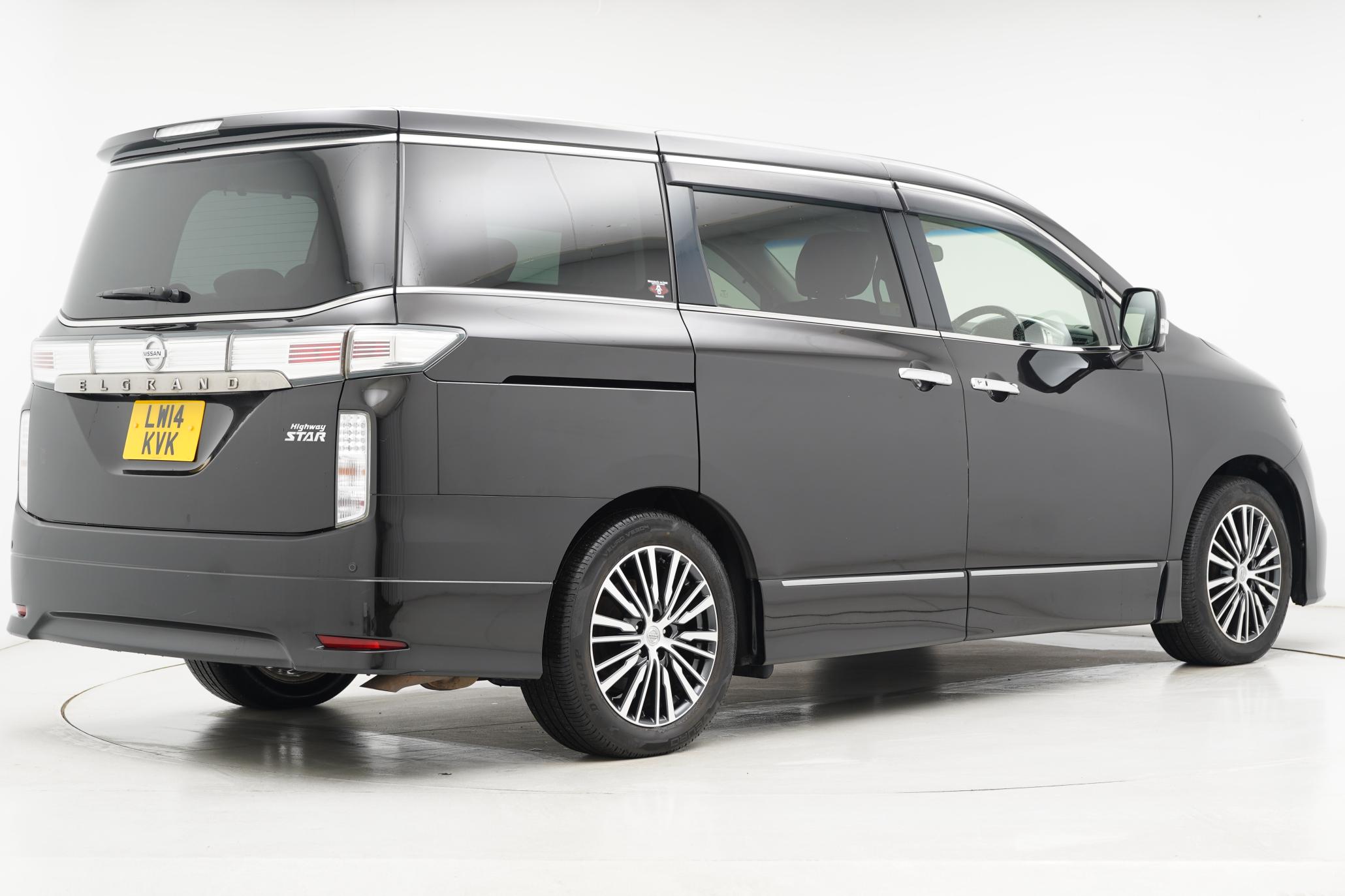 Nissan Elgrand HIGHWAY STAR