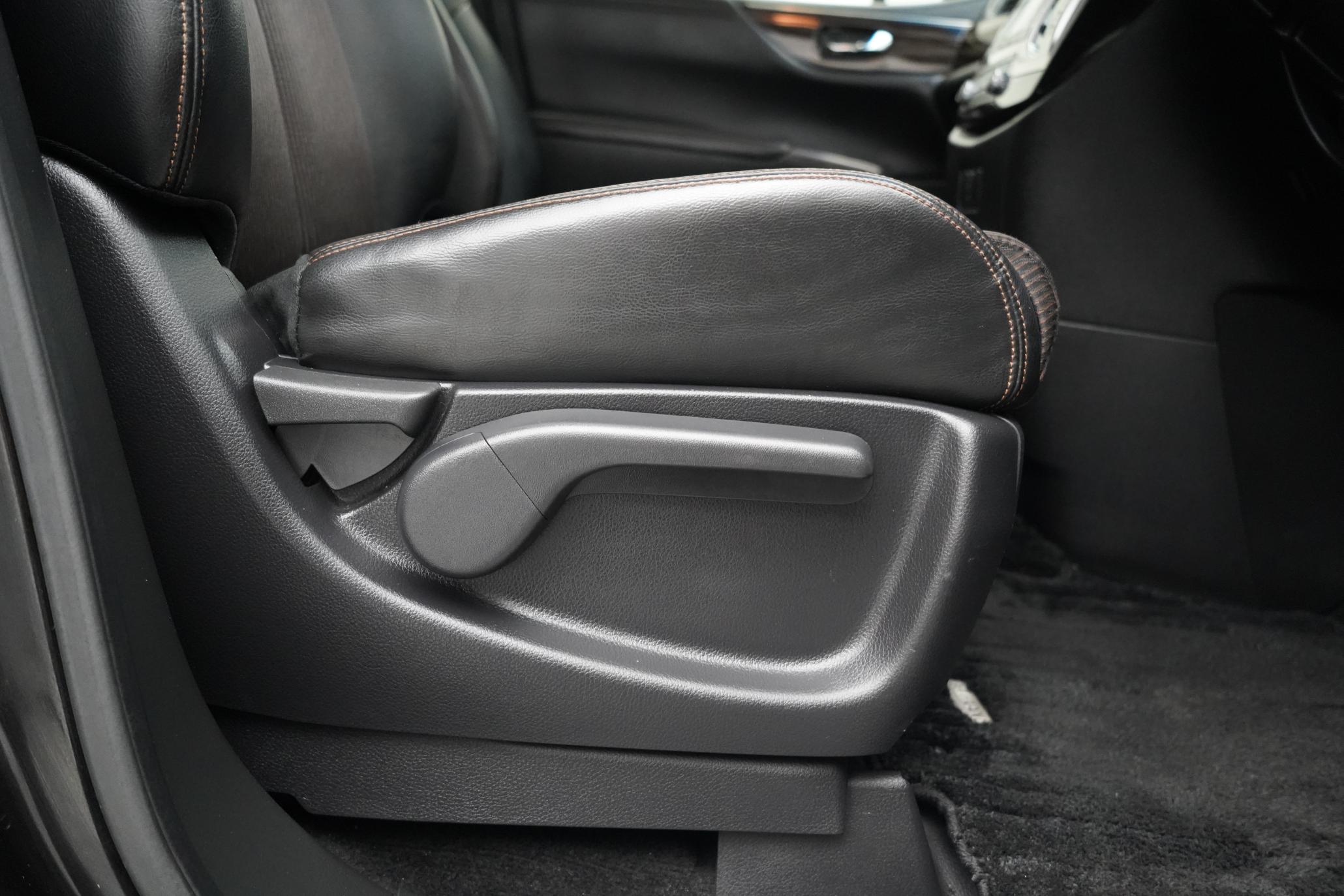 Nissan Elgrand HIGHWAY STAR