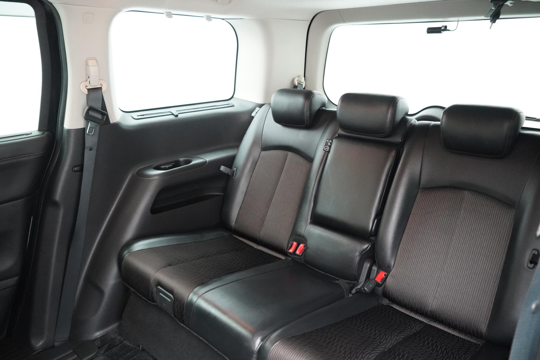 Nissan Elgrand HIGHWAY STAR