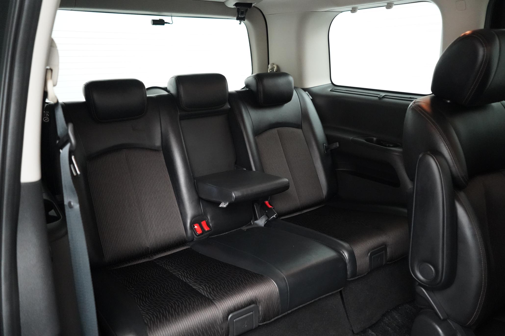 Nissan Elgrand HIGHWAY STAR