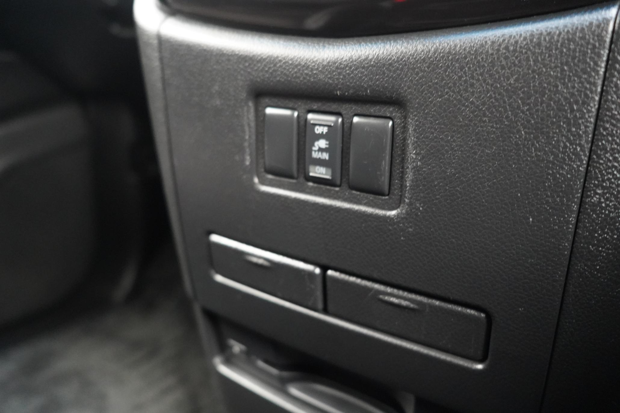 Nissan Elgrand HIGHWAY STAR