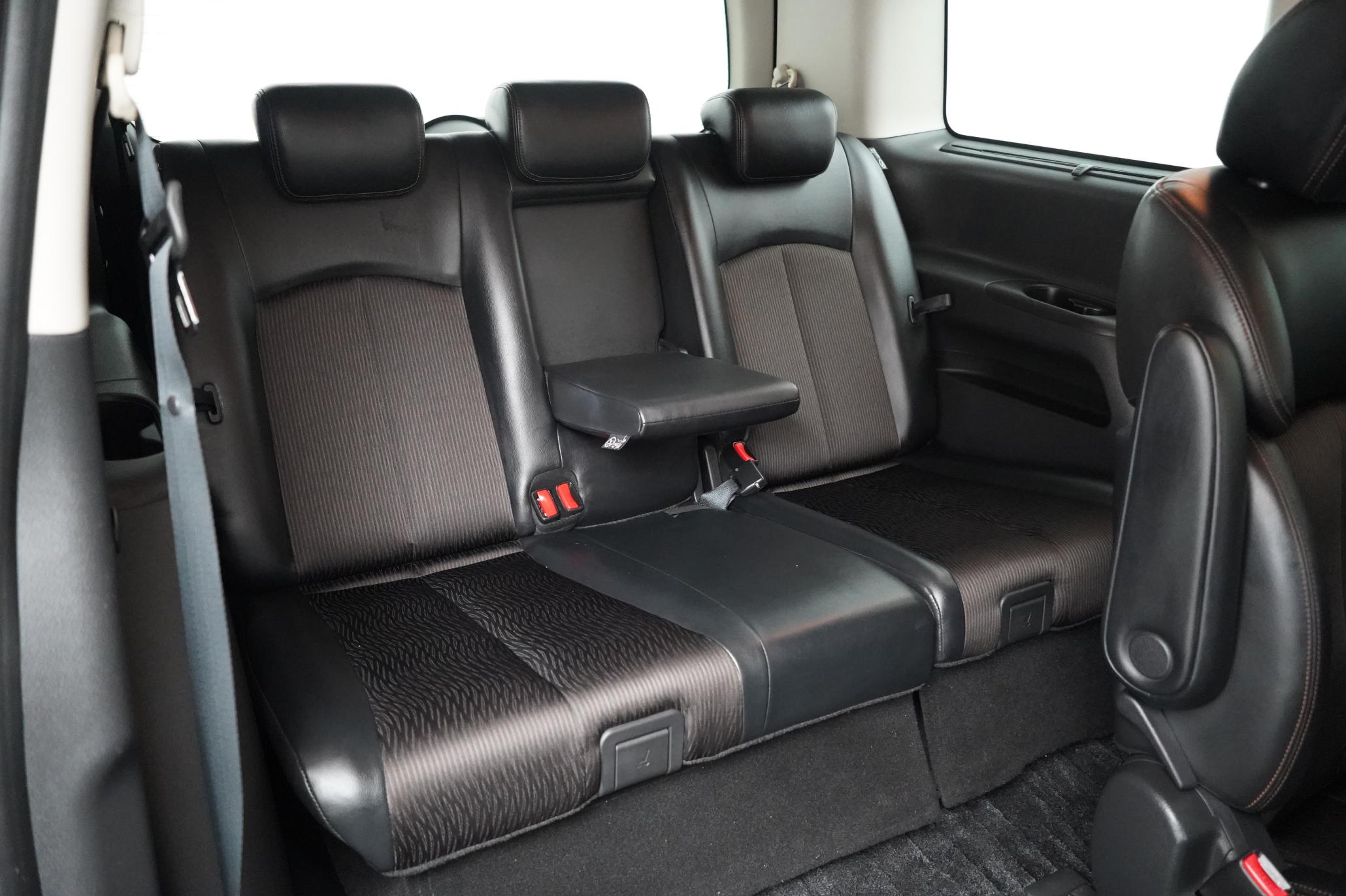 Nissan Elgrand HIGHWAY STAR