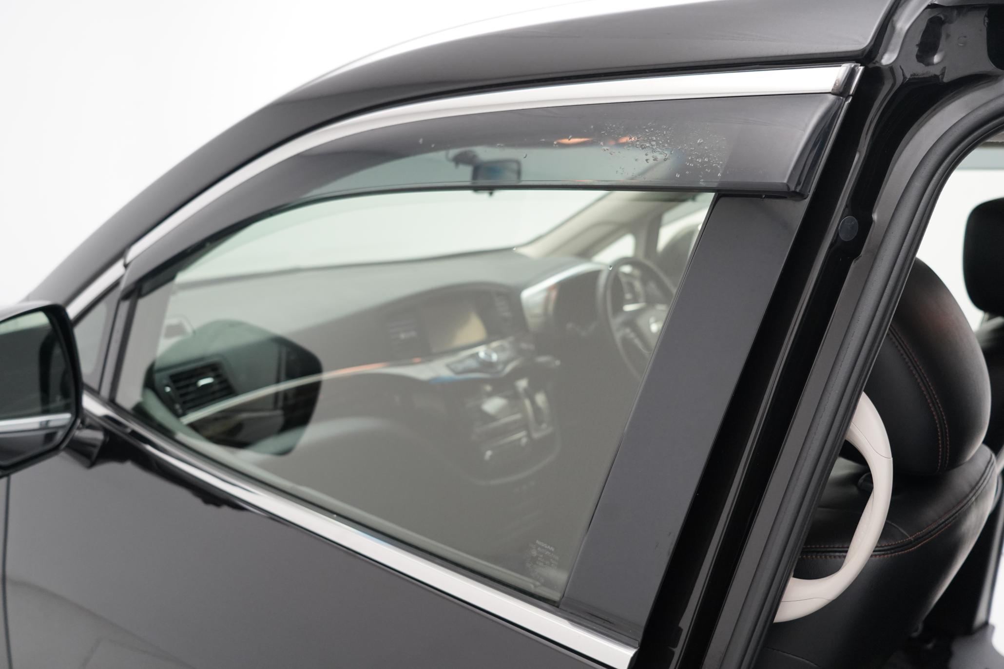 Nissan Elgrand HIGHWAY STAR