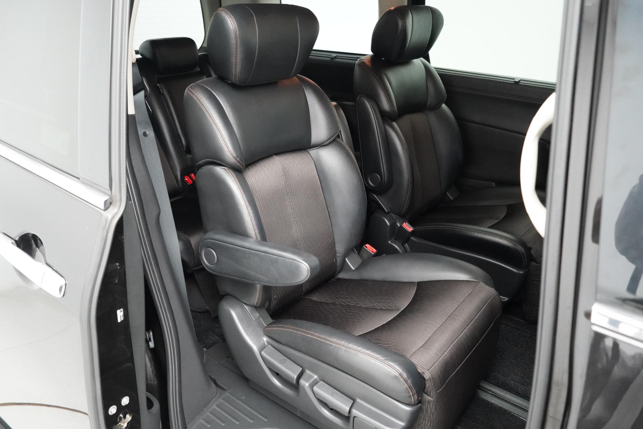 Nissan Elgrand HIGHWAY STAR