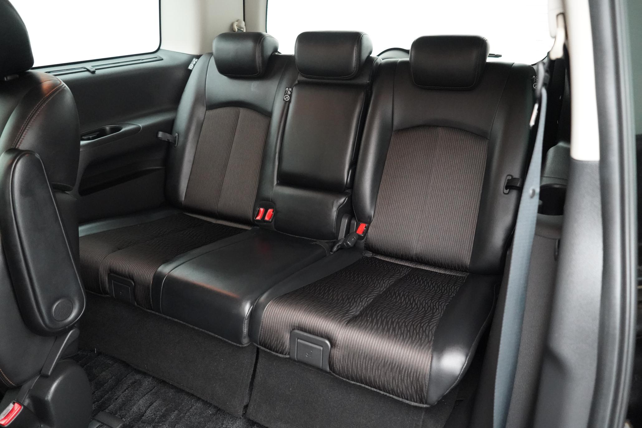 Nissan Elgrand HIGHWAY STAR