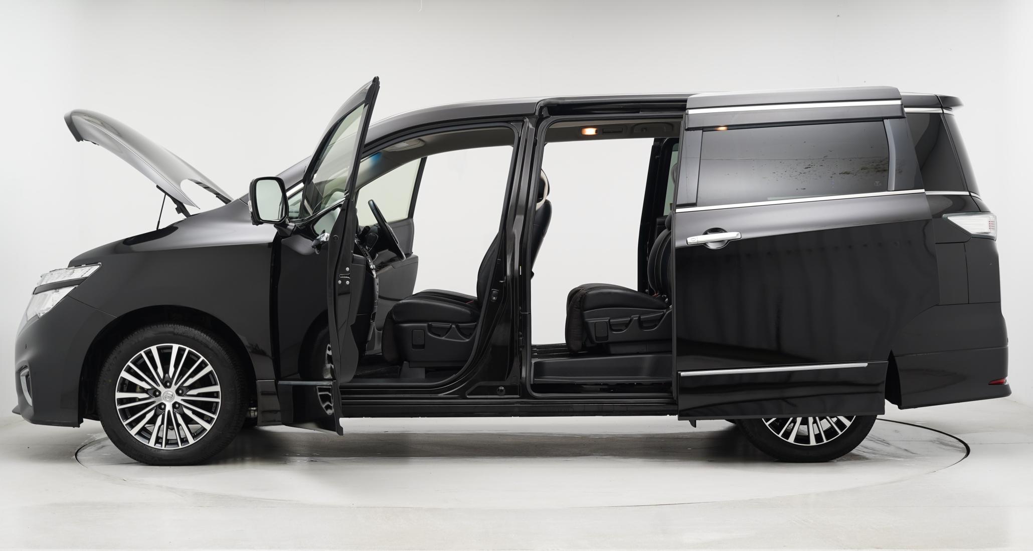 Nissan Elgrand HIGHWAY STAR