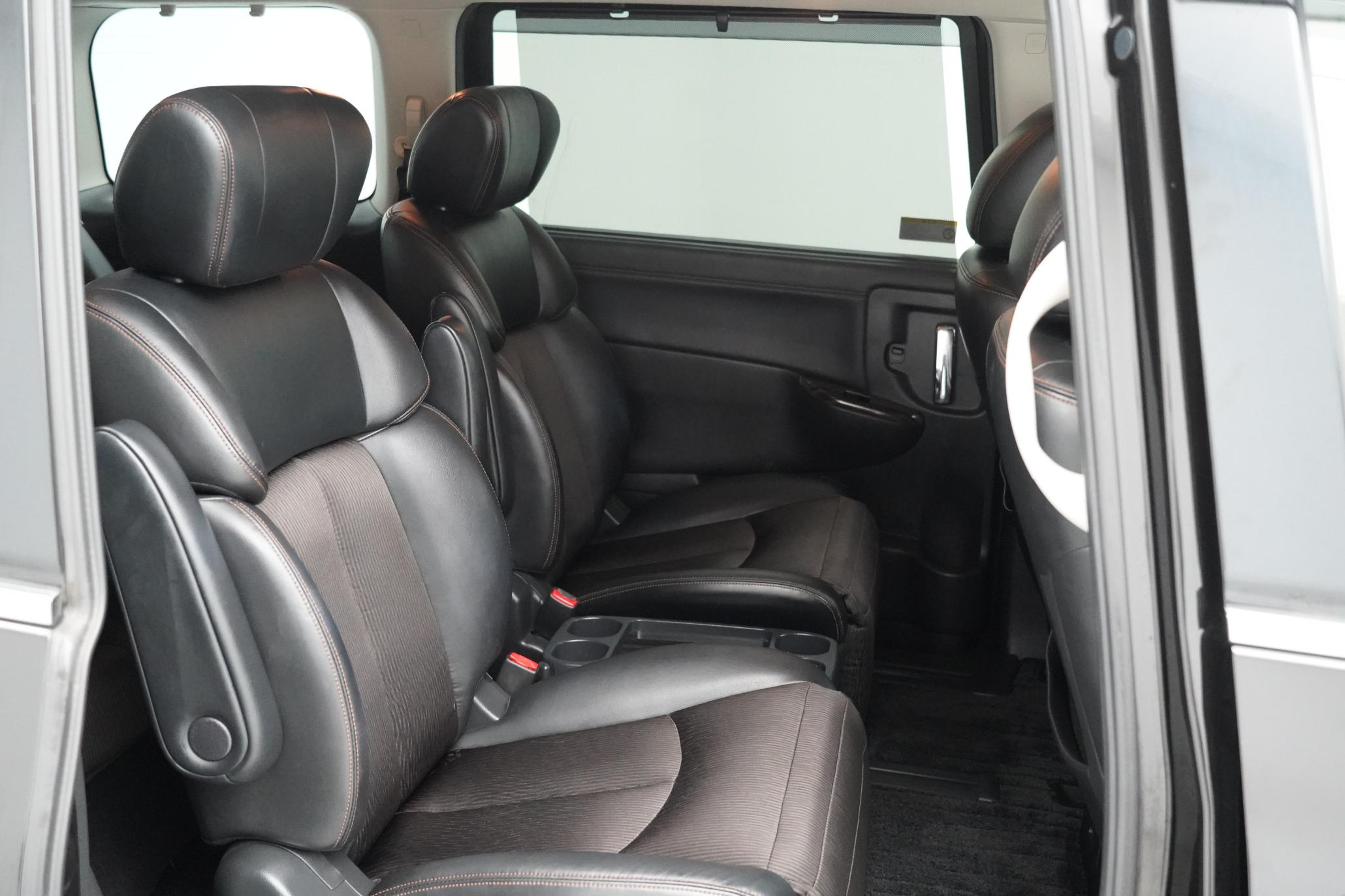 Nissan Elgrand HIGHWAY STAR