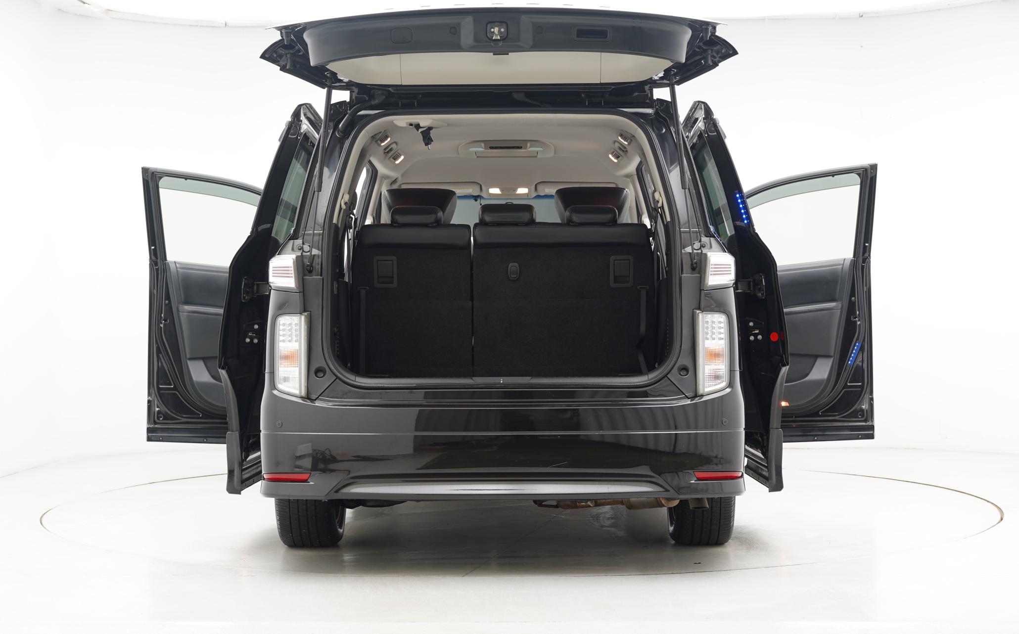 Nissan Elgrand HIGHWAY STAR