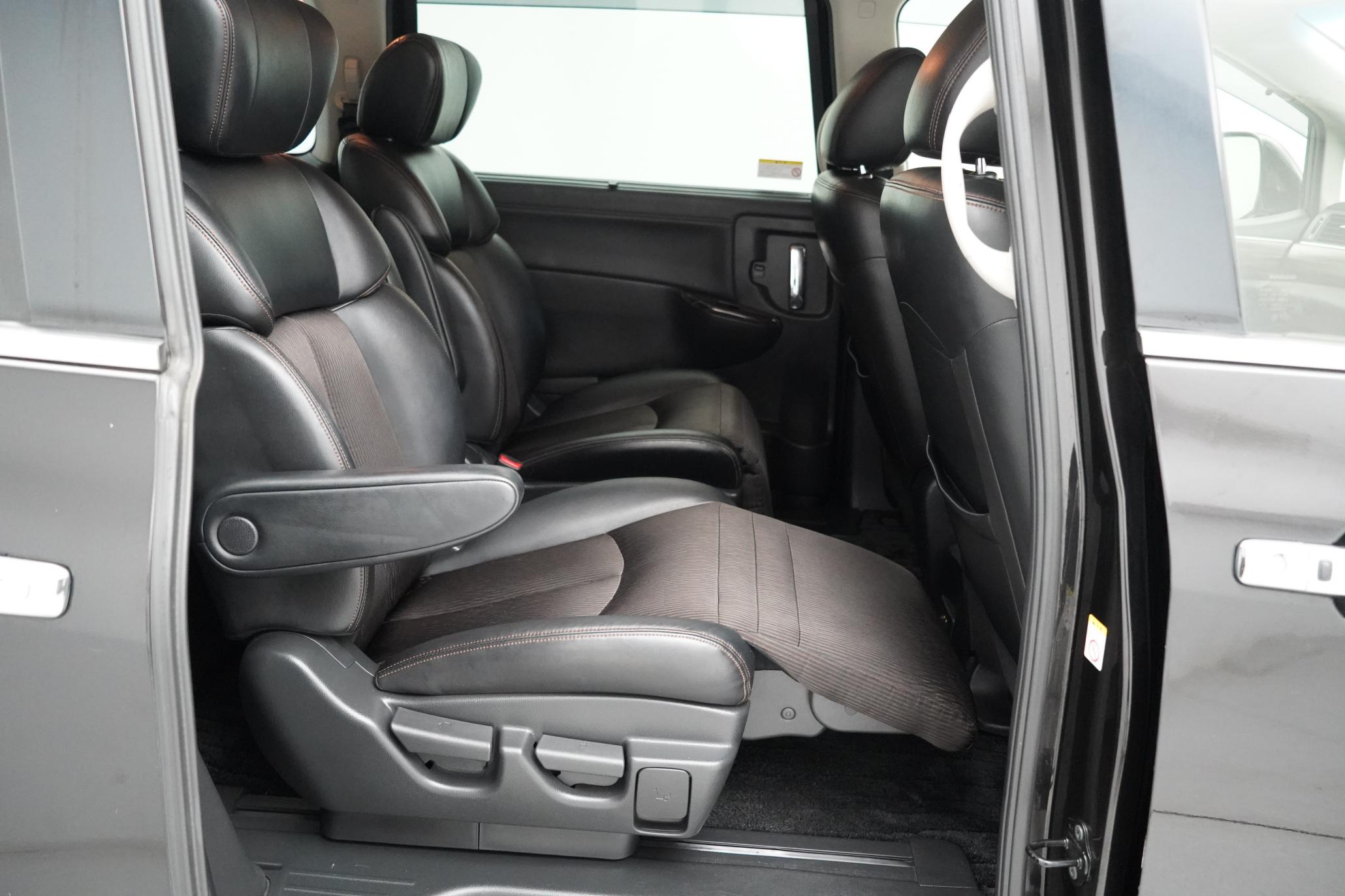 Nissan Elgrand HIGHWAY STAR