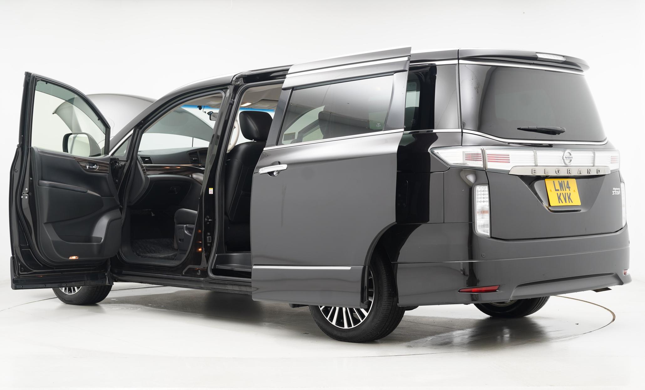 Nissan Elgrand HIGHWAY STAR