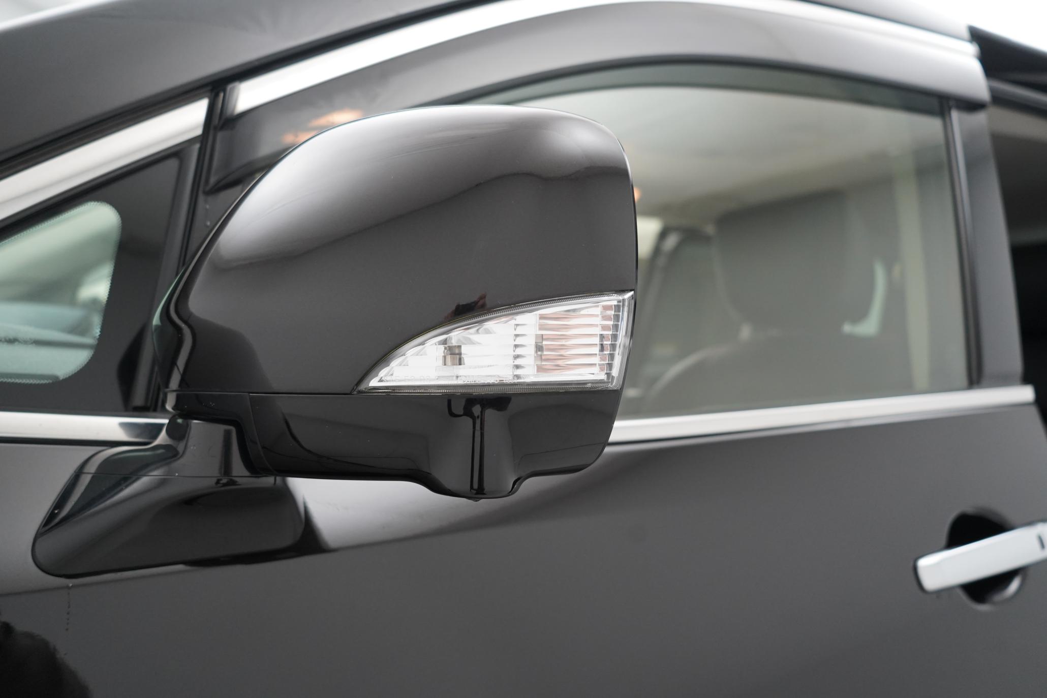 Nissan Elgrand HIGHWAY STAR