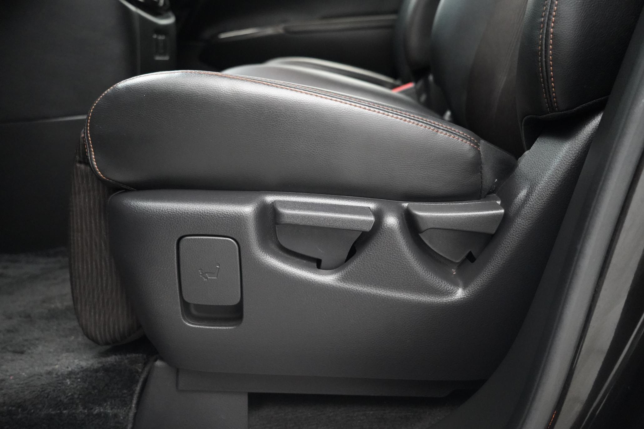 Nissan Elgrand HIGHWAY STAR