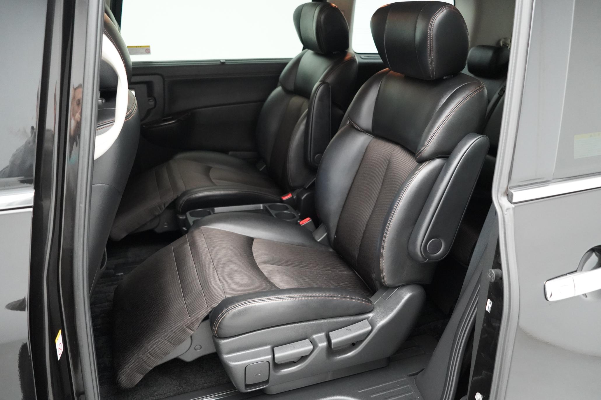 Nissan Elgrand HIGHWAY STAR