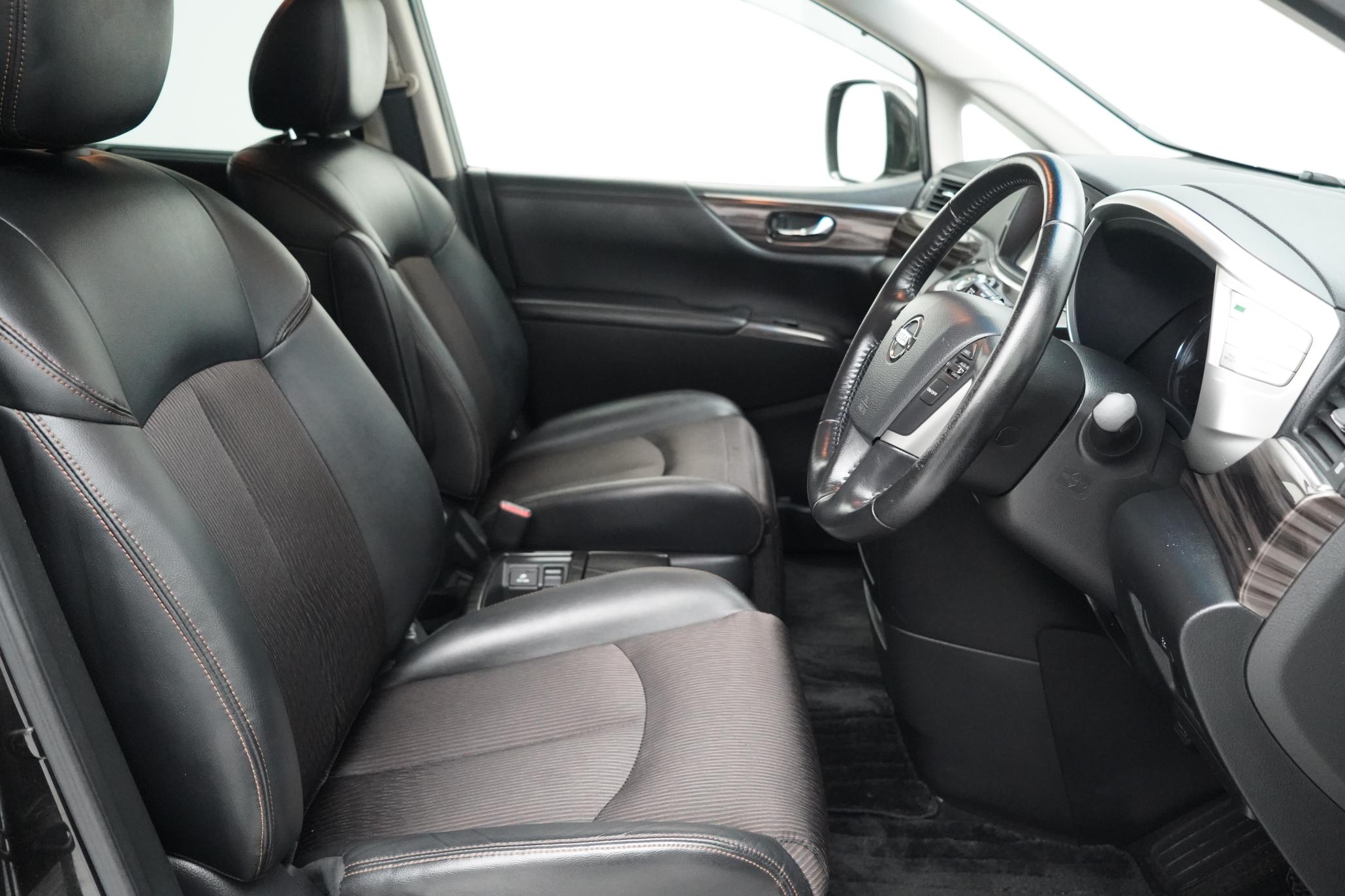 Nissan Elgrand HIGHWAY STAR