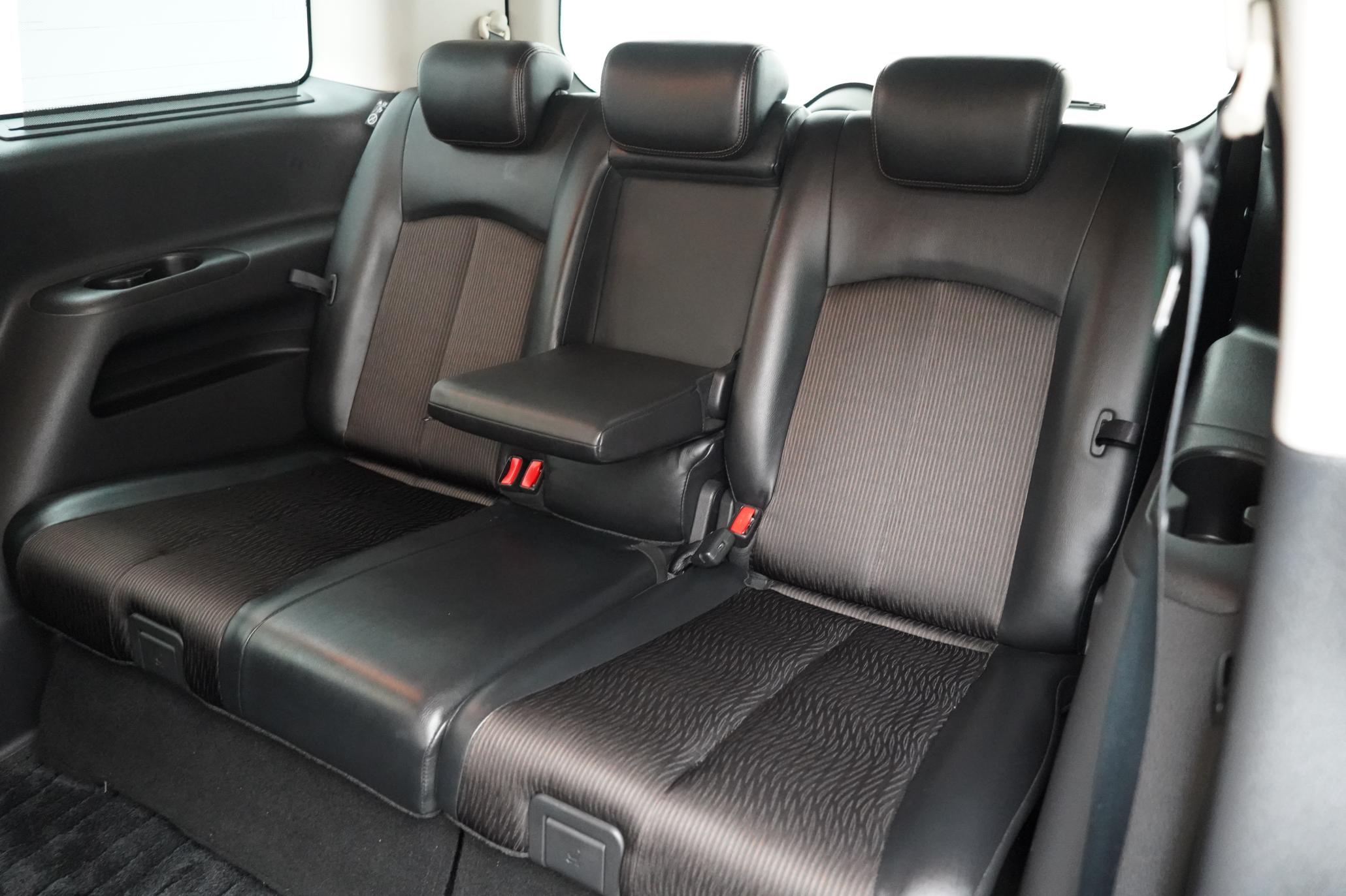 Nissan Elgrand HIGHWAY STAR