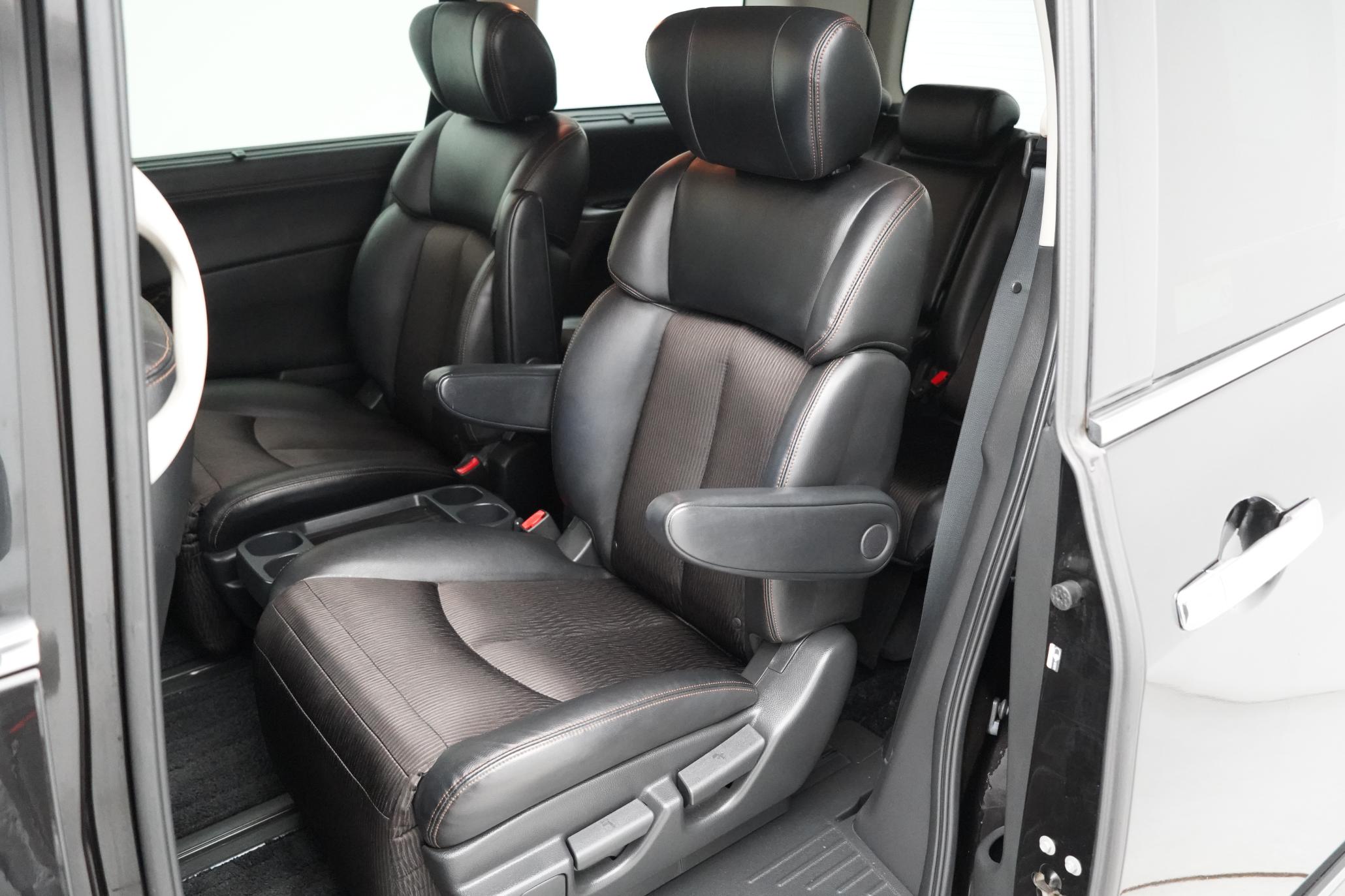 Nissan Elgrand HIGHWAY STAR