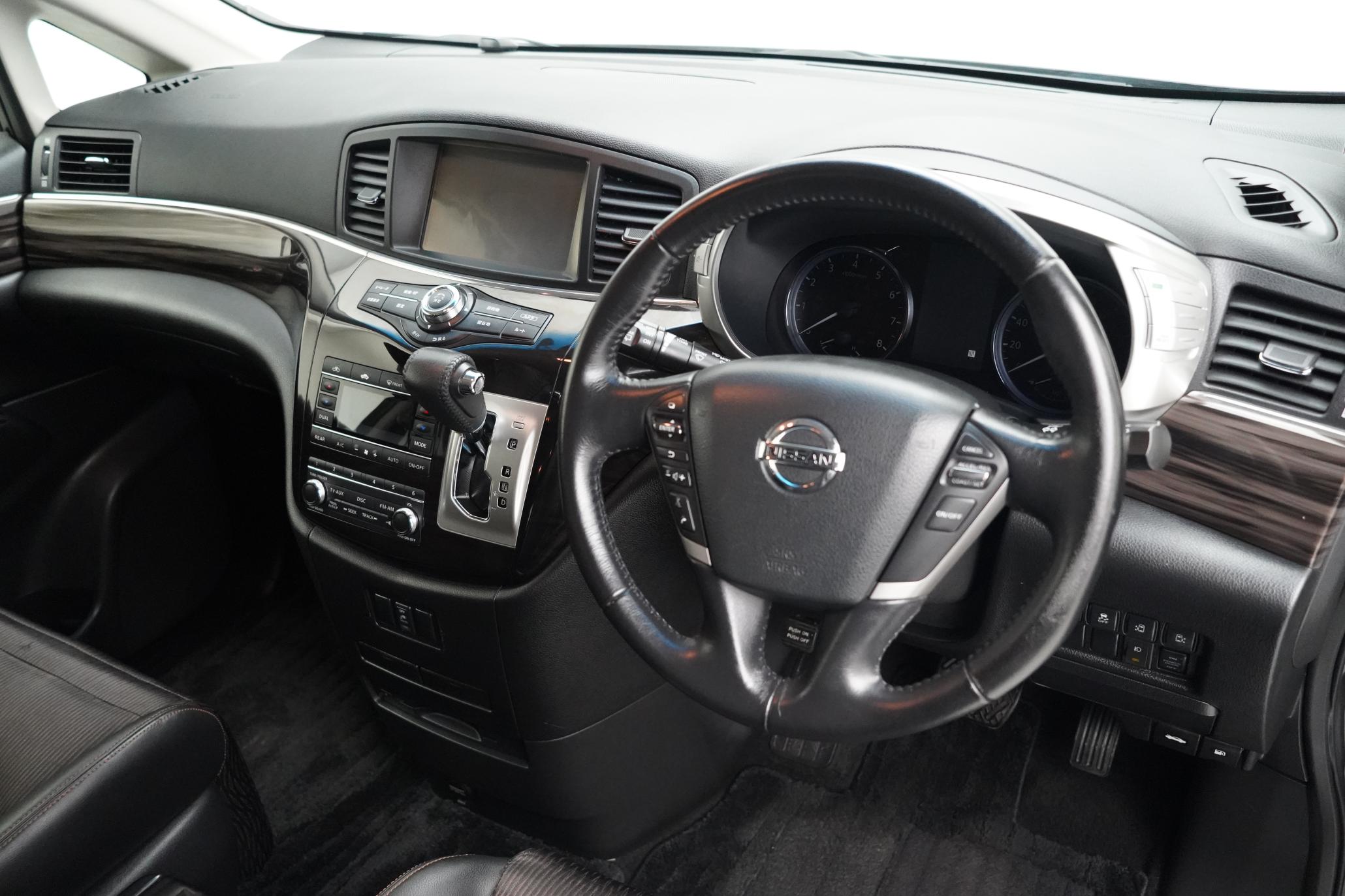 Nissan Elgrand HIGHWAY STAR