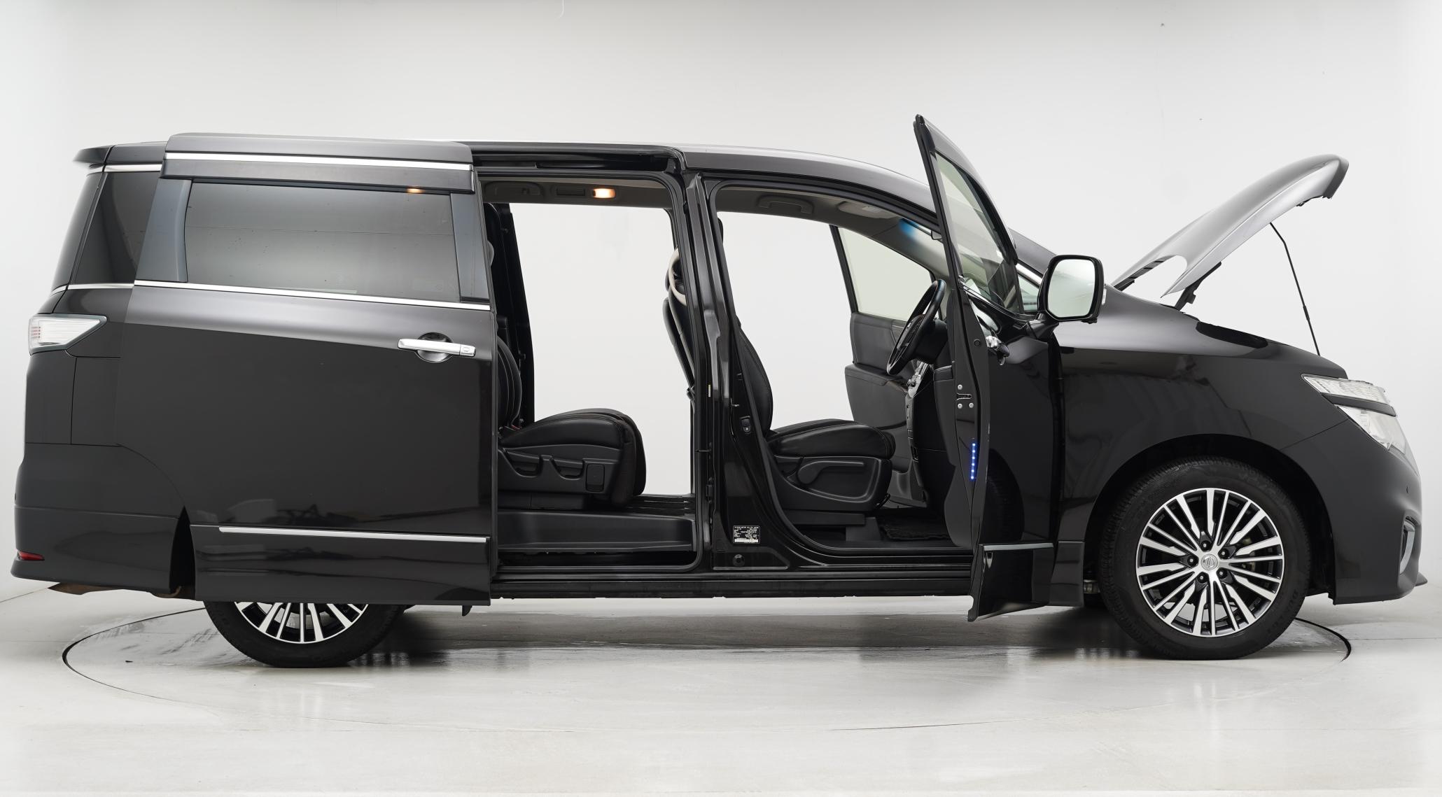 Nissan Elgrand HIGHWAY STAR