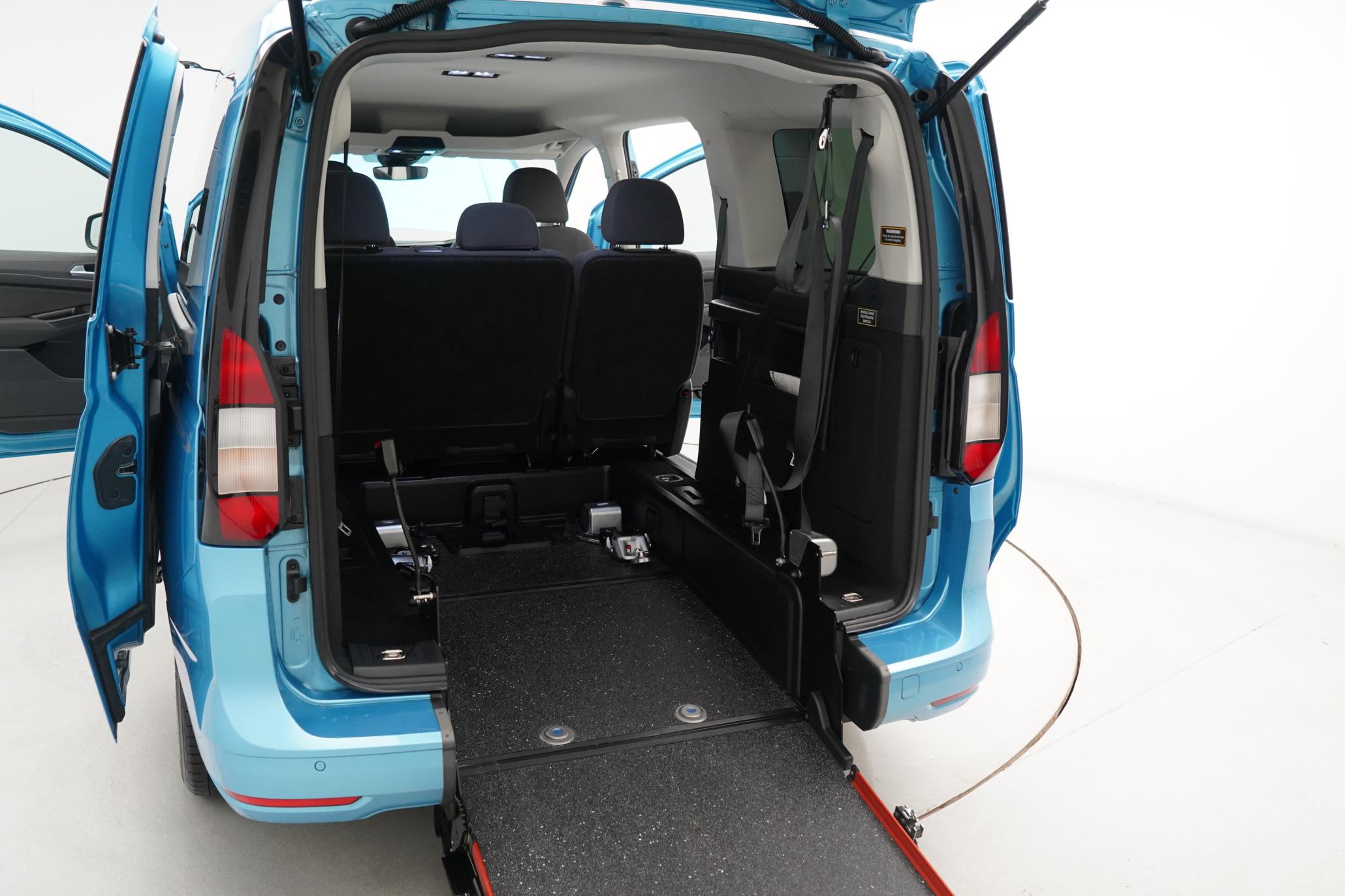 Ford Grand Tourneo Connect 2.0 EcoBlue Titanium MPV 5dr Diesel Manual Euro 6 (s/s) (122 ps)