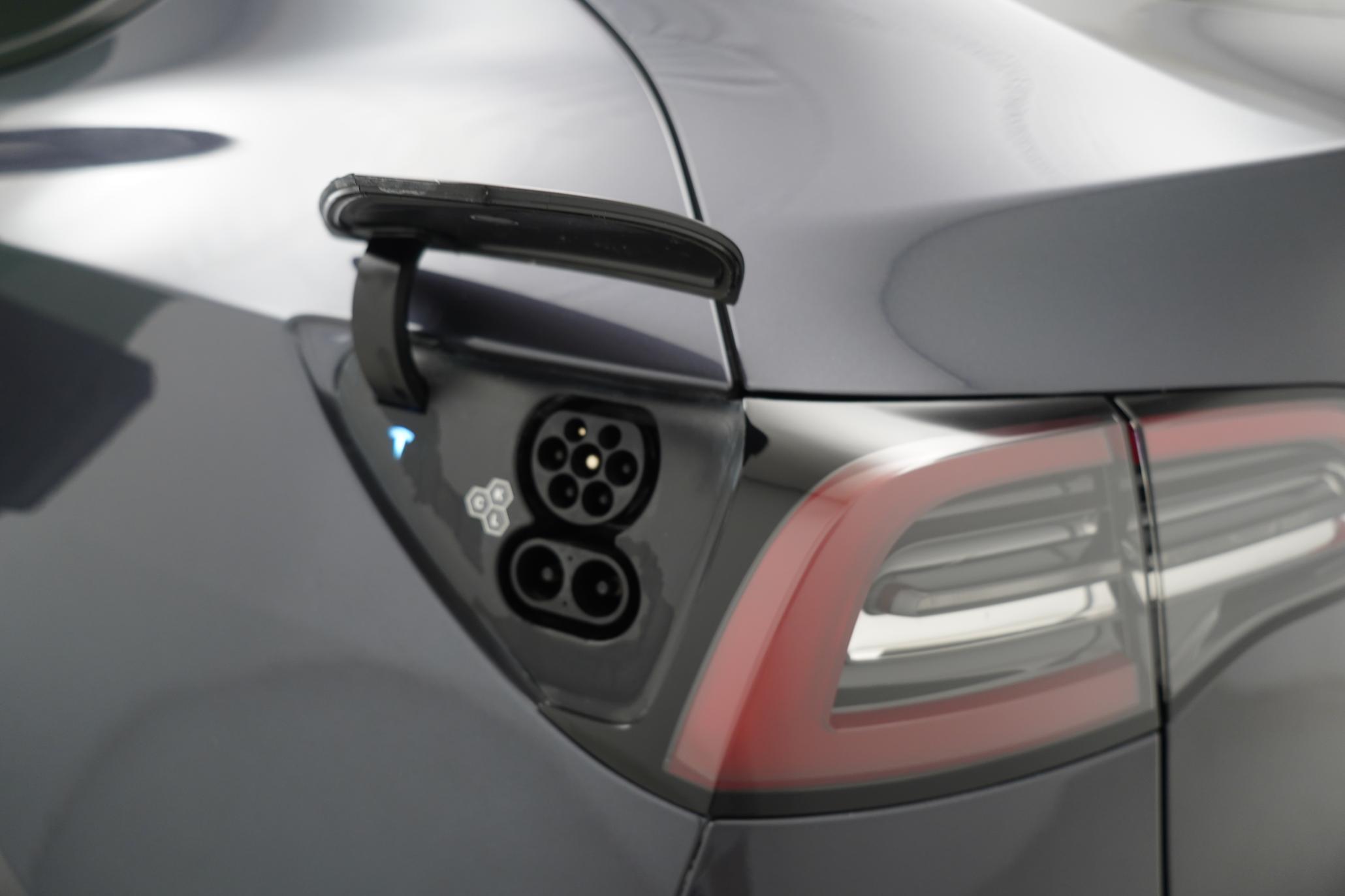 Tesla Model Y (Dual Motor) Long Range SUV 5dr Electric Auto 4WDE (384 bhp)