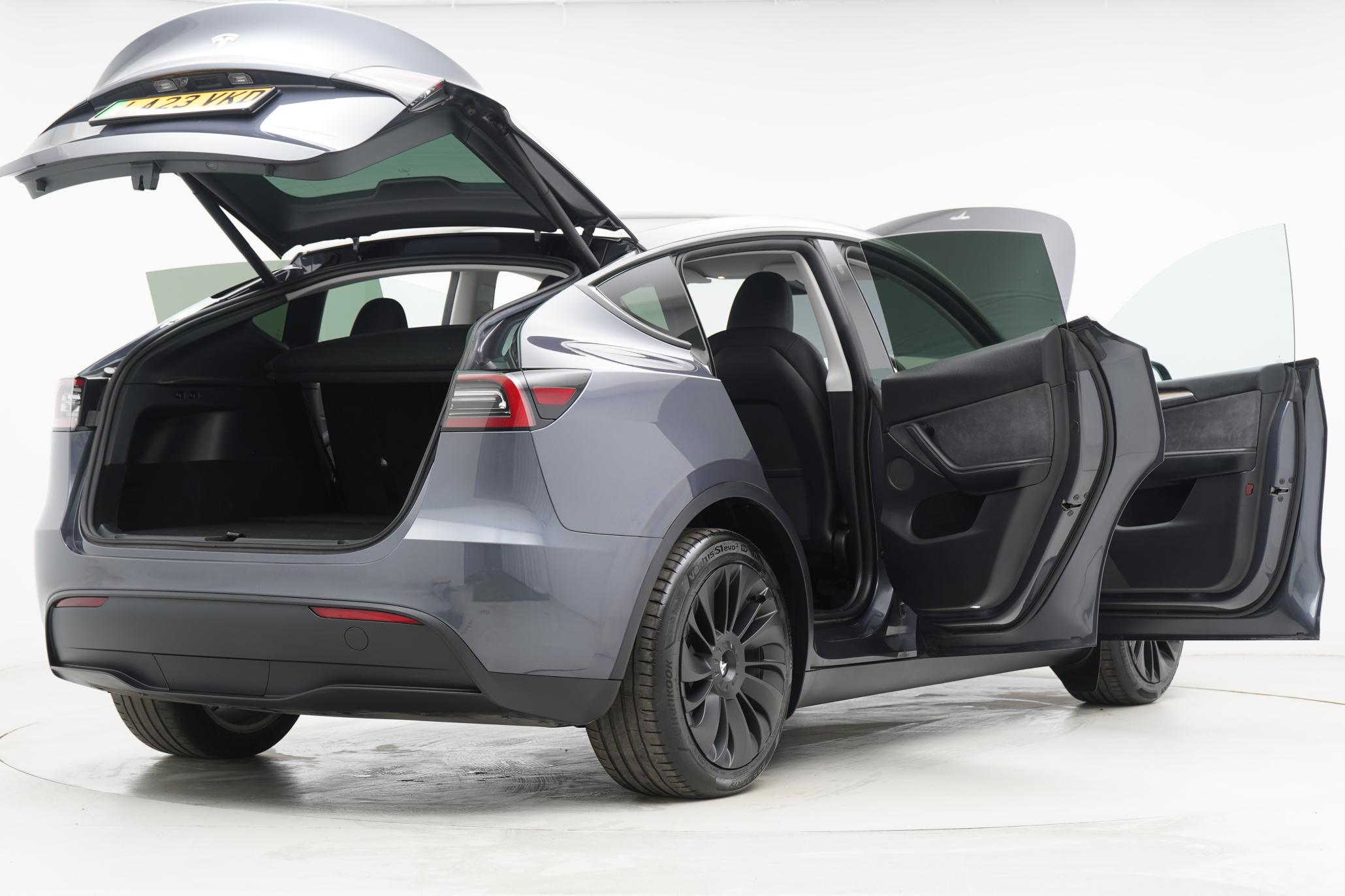 Tesla Model Y (Dual Motor) Long Range SUV 5dr Electric Auto 4WDE (384 bhp)