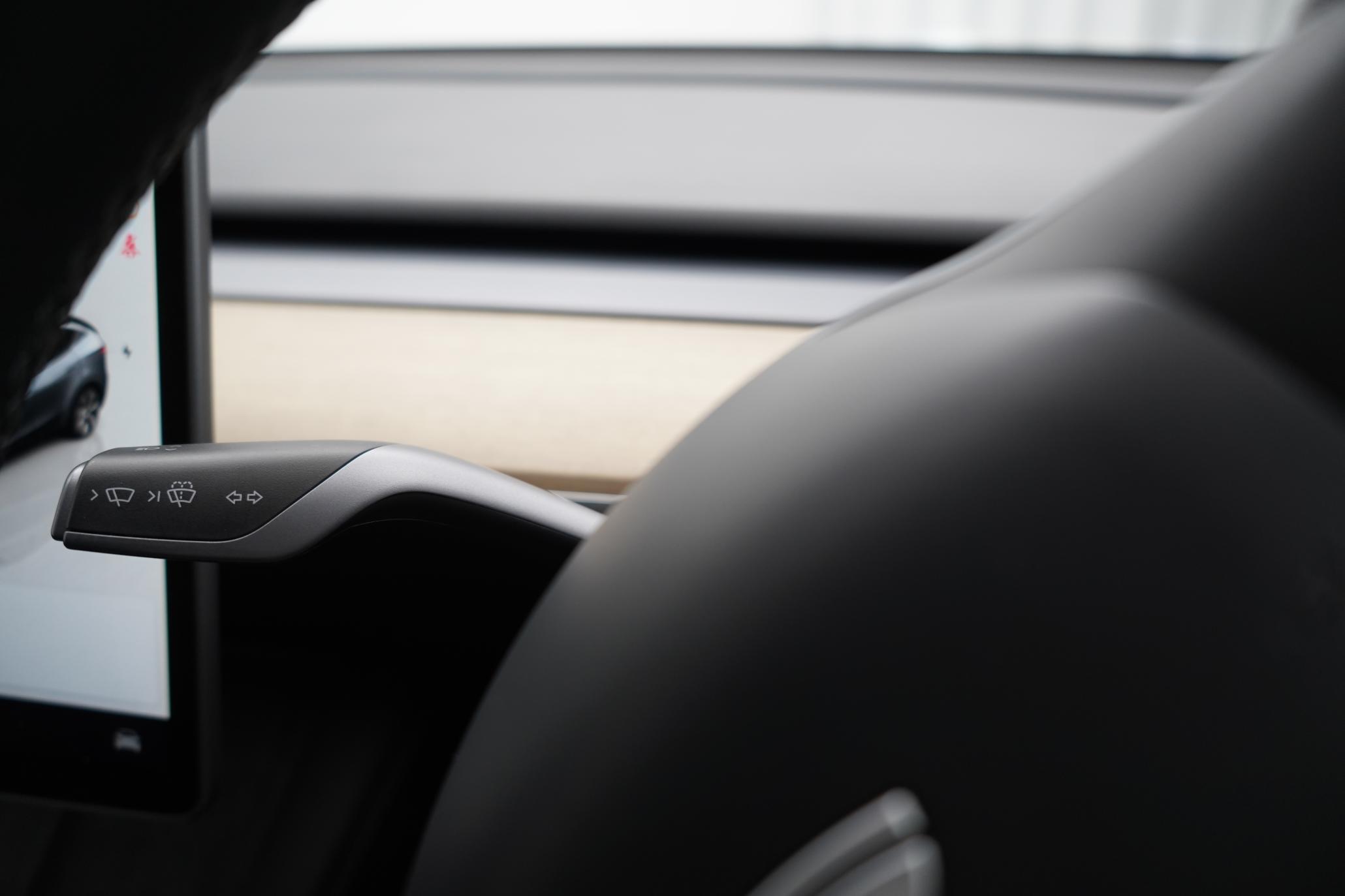 Tesla Model Y (Dual Motor) Long Range SUV 5dr Electric Auto 4WDE (384 bhp)