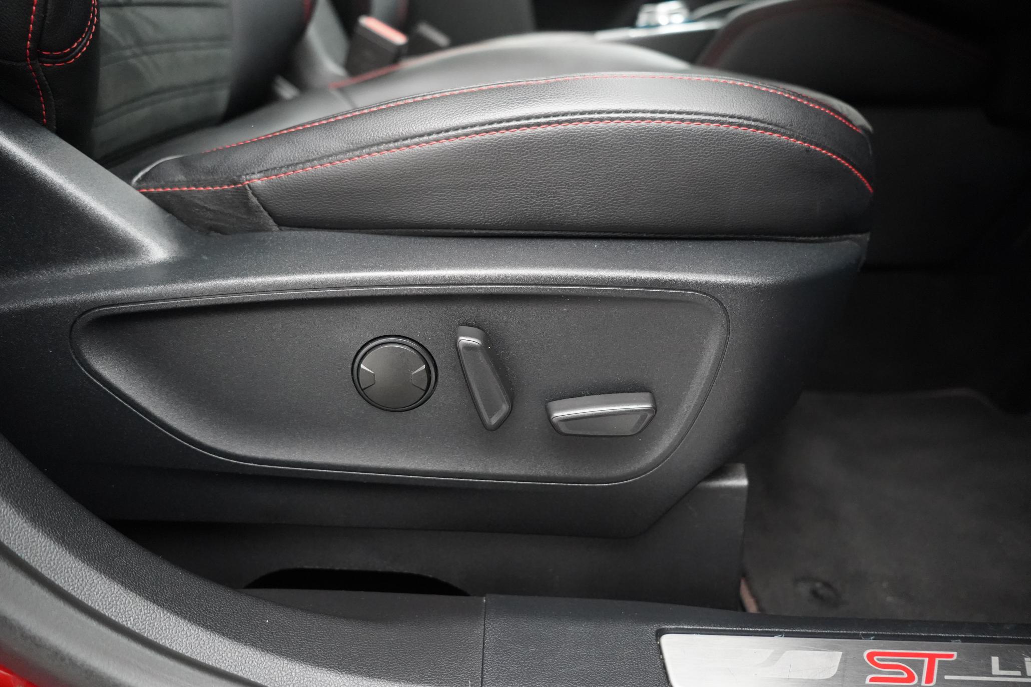 Ford Kuga 2.0 EcoBlue ST-Line X SUV 5dr Diesel Auto AWD Euro 6 (s/s) (190 ps)
