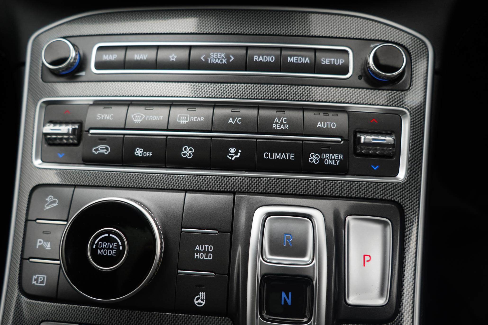 Hyundai Santa Fe 1.6 h T-GDi Ultimate SUV 5dr Petrol Hybrid Auto Euro 6 (s/s) (230 ps)