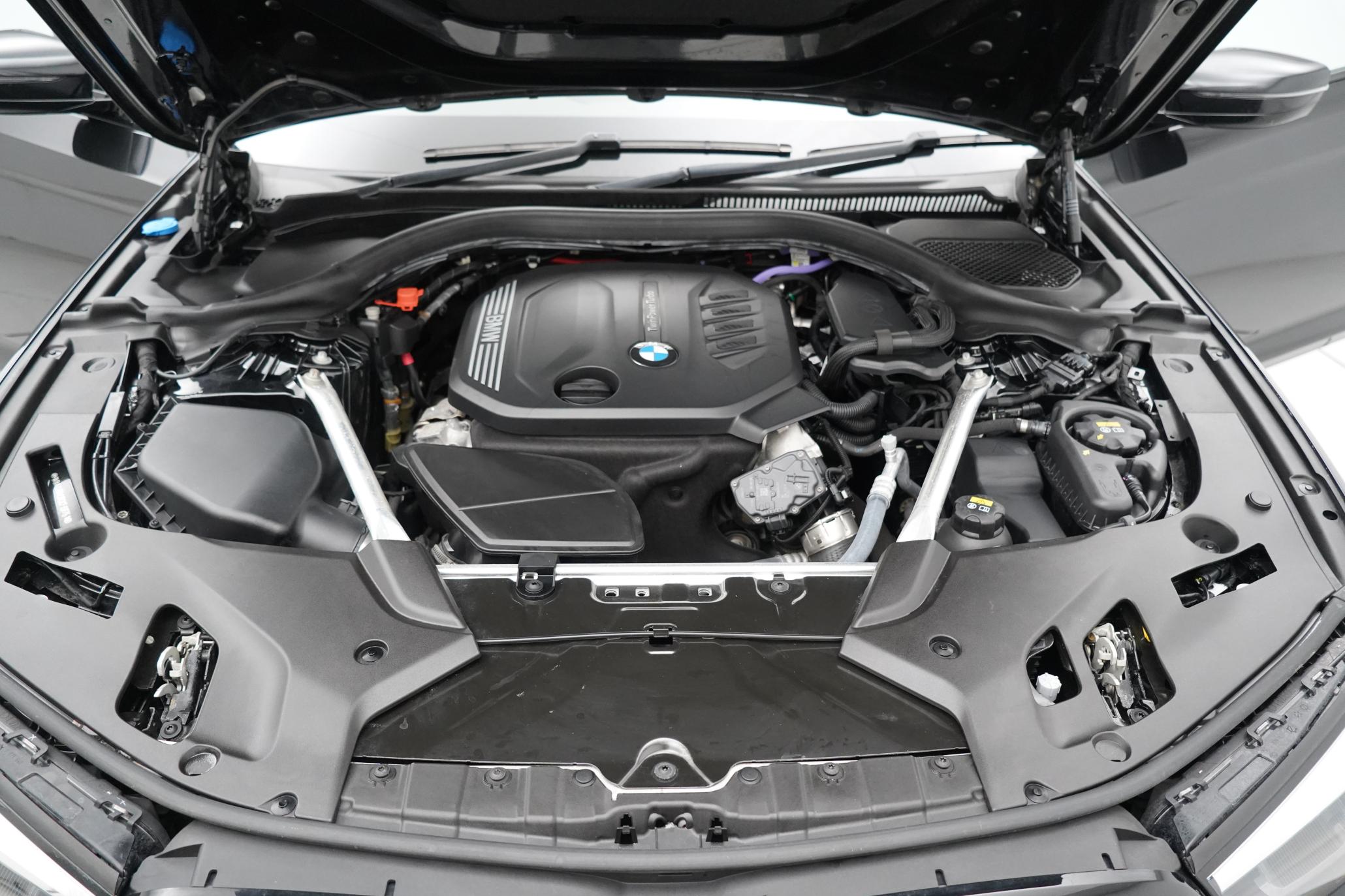 BMW 5 Series 2.0 520d MHT M Sport Touring 5dr Diesel Hybrid Steptronic Euro 6 (s/s) (190 ps)