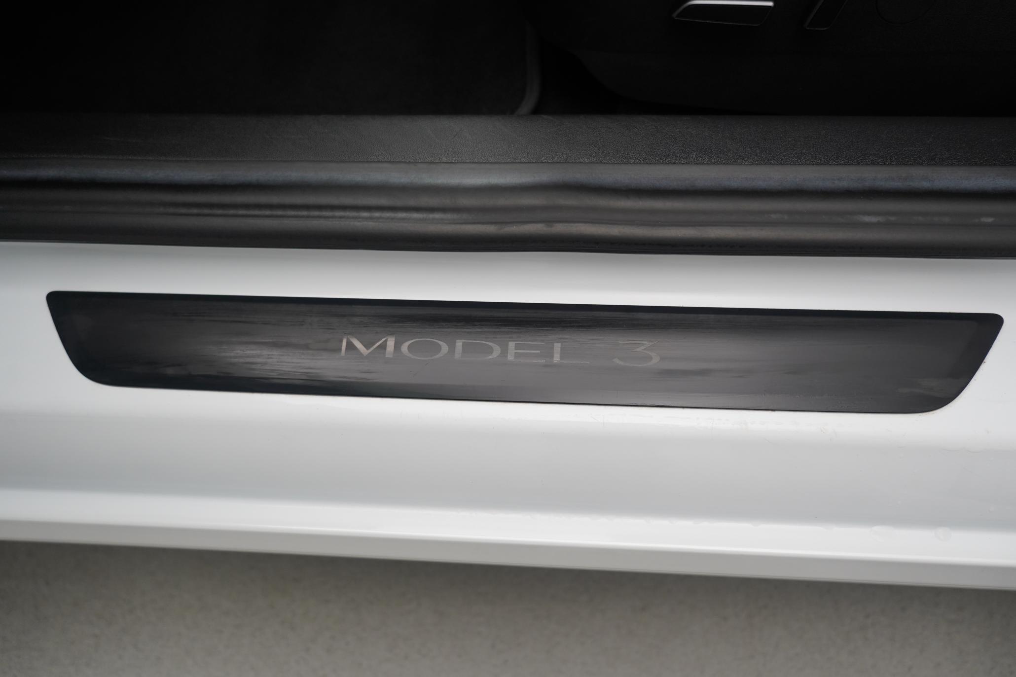 Tesla Model 3 Standard Range Plus Saloon 4dr Electric Auto RWD (241 bhp)