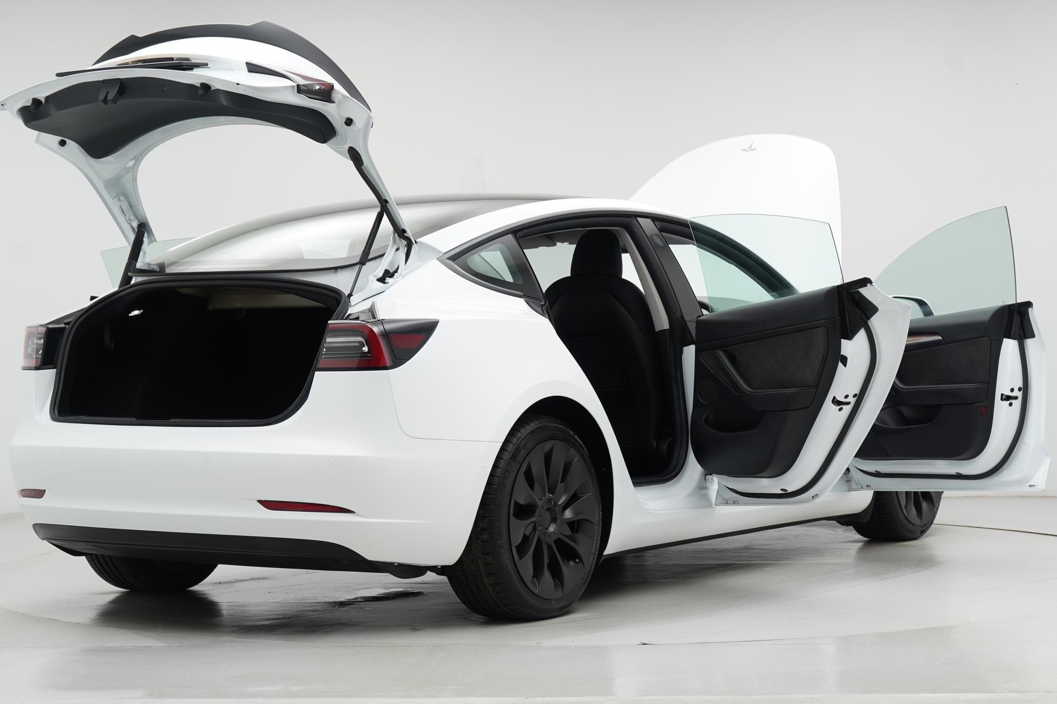 Tesla Model 3 Standard Range Plus Saloon 4dr Electric Auto RWD (241 bhp)